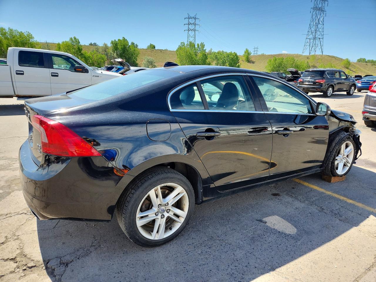 2015 Volvo S60 Premier Black vin: YV1612TK0F1360107
