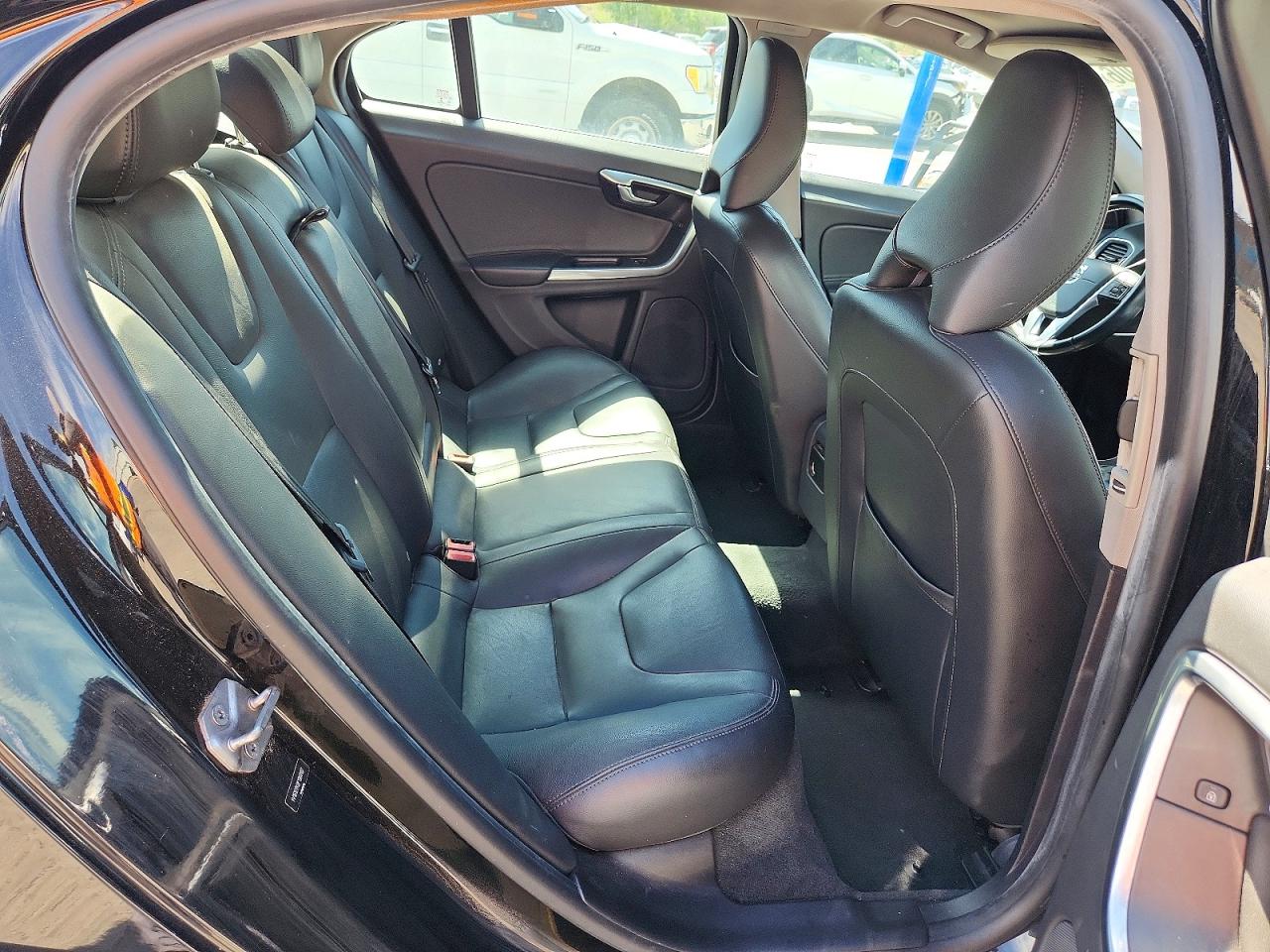 2015 Volvo S60 Premier Black vin: YV1612TK0F1360107