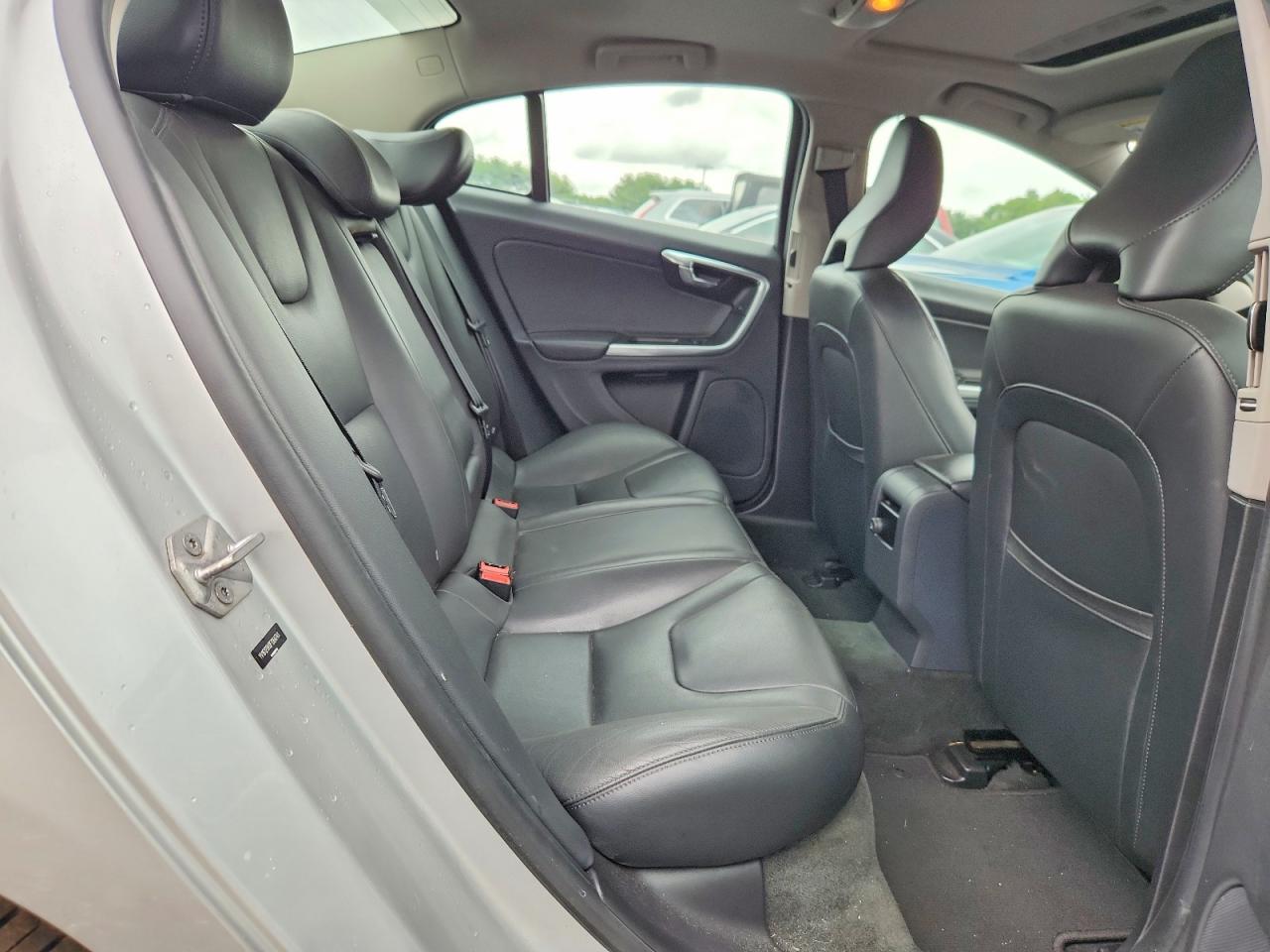 2015 Volvo S60 Premier Gray vin: YV1612TK0F1364741
