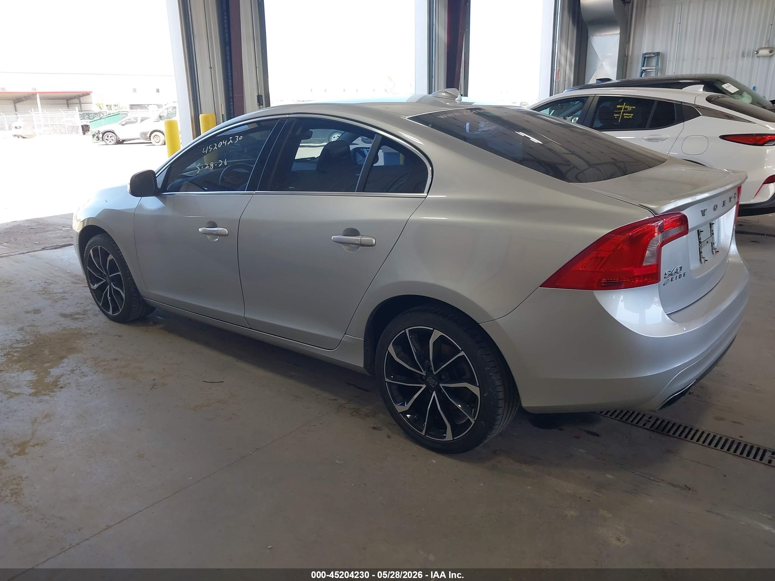 2015 Volvo S60 T5 Premier Silver vin: YV1612TK0F2333192