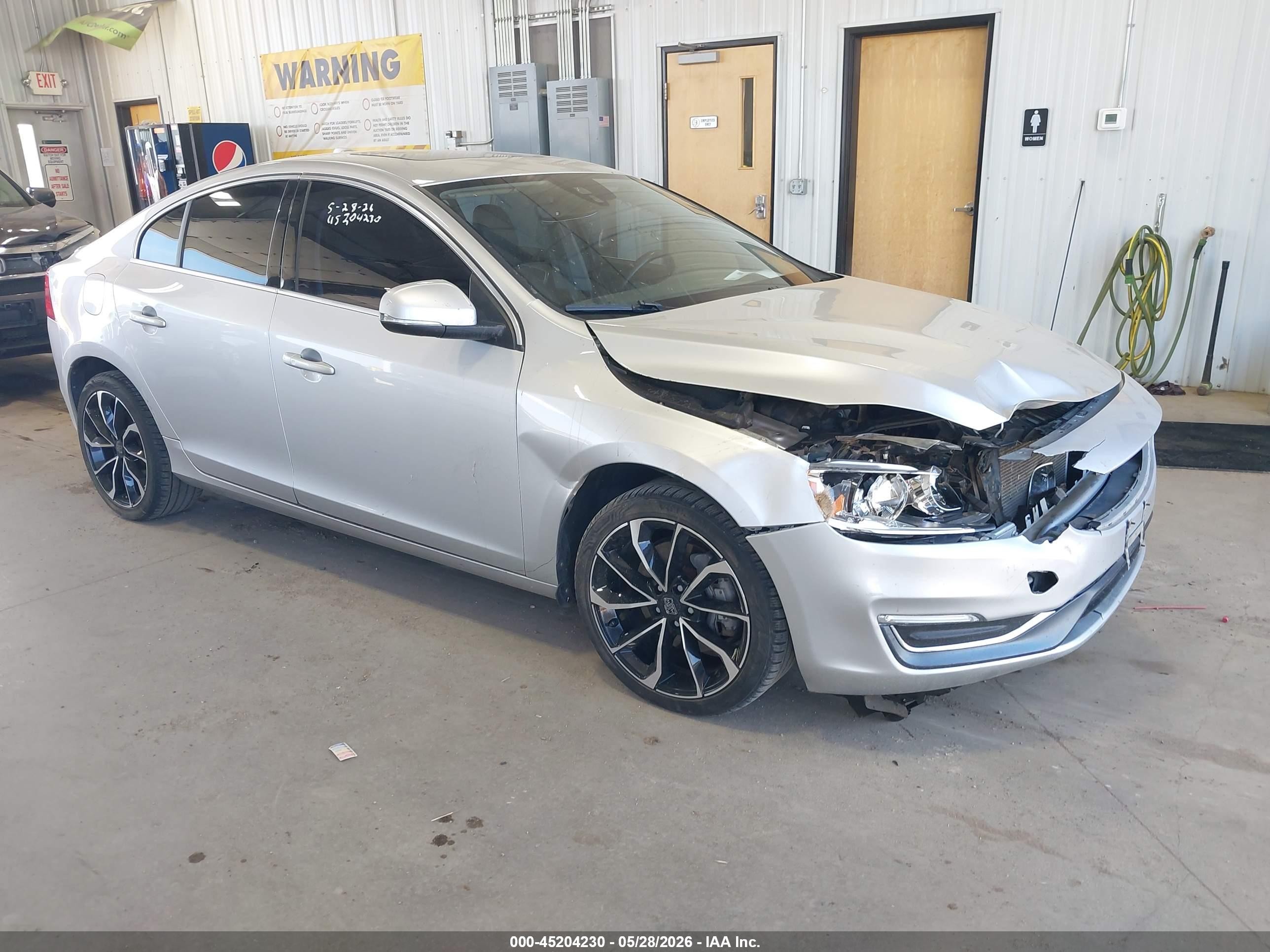 2015 Volvo S60 T5 Premier Silver vin: YV1612TK0F2333192