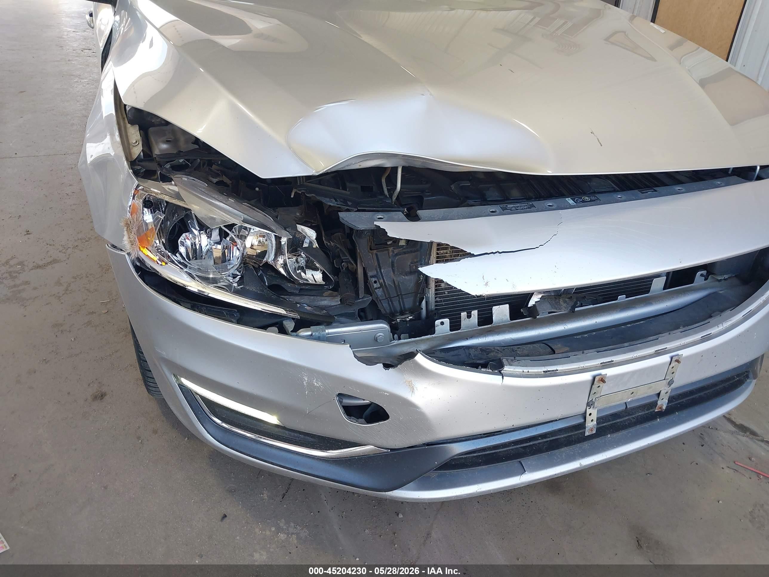 2015 Volvo S60 T5 Premier Silver vin: YV1612TK0F2333192