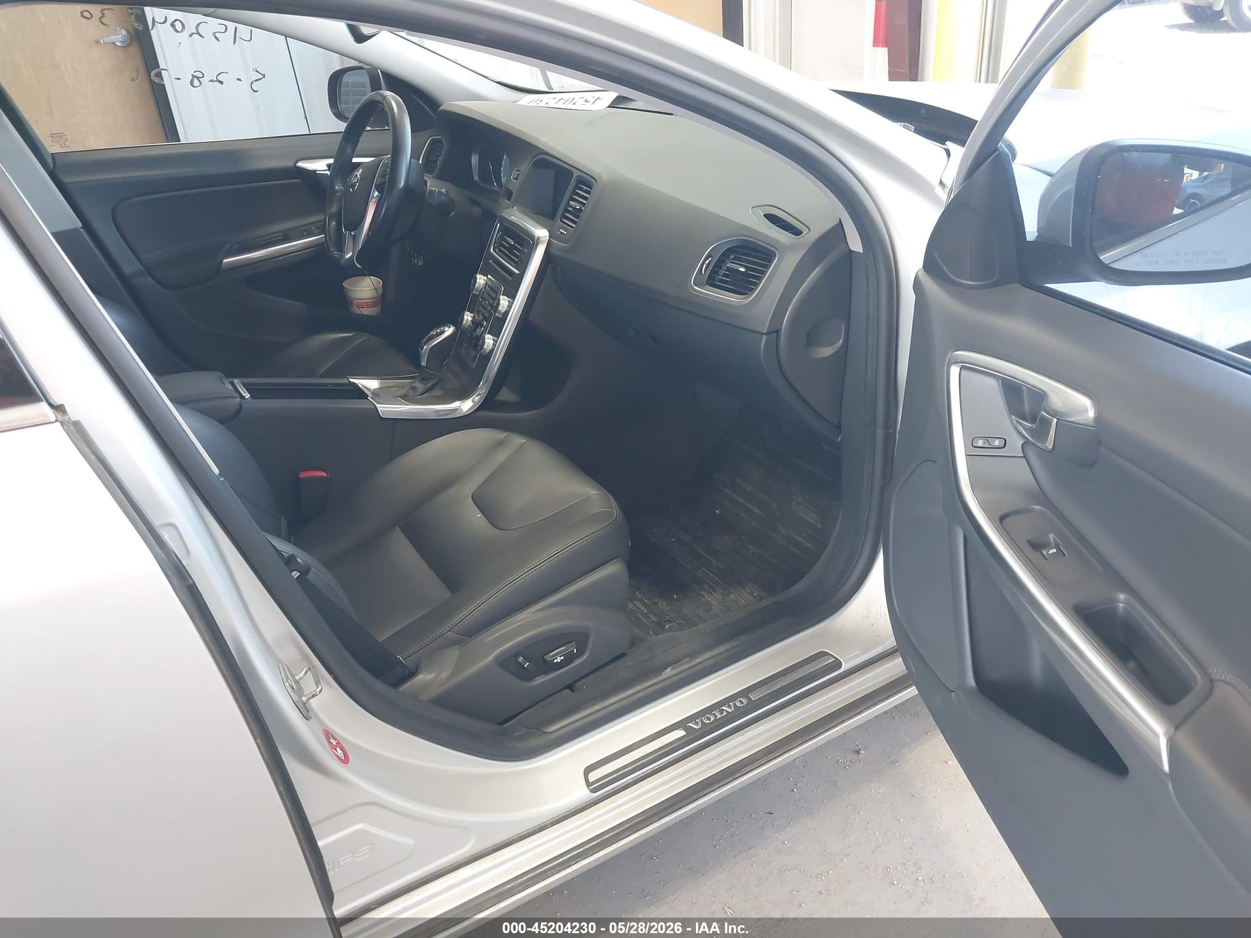 2015 Volvo S60 T5 Premier Silver vin: YV1612TK0F2333192