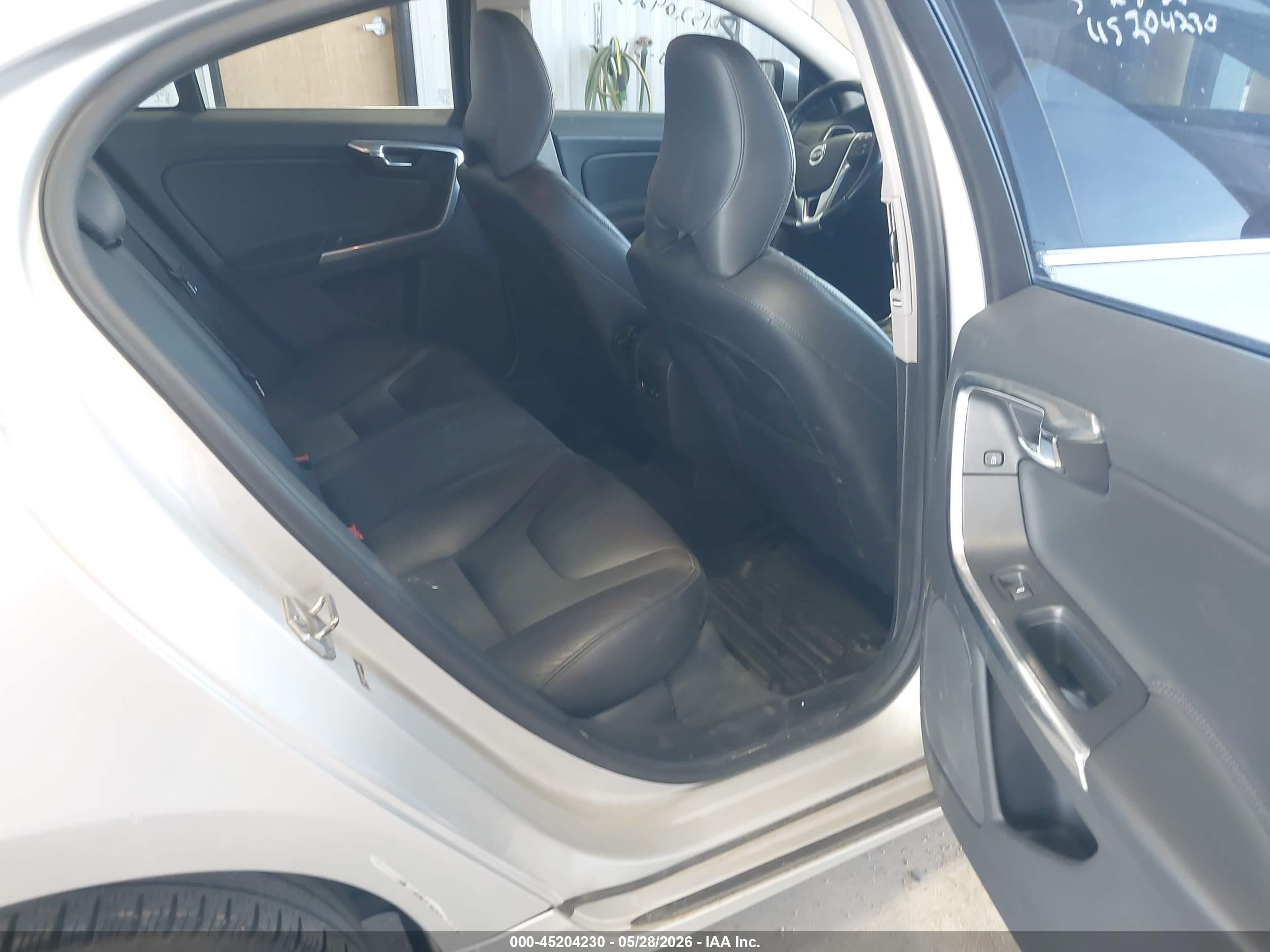 2015 Volvo S60 T5 Premier Silver vin: YV1612TK0F2333192