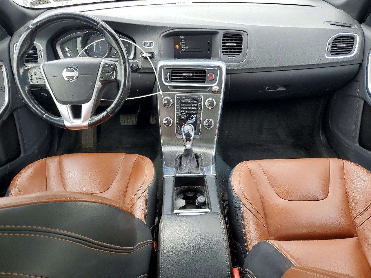 2015 Volvo S60 Premier Черный vin: YV1612TK3F1357198
