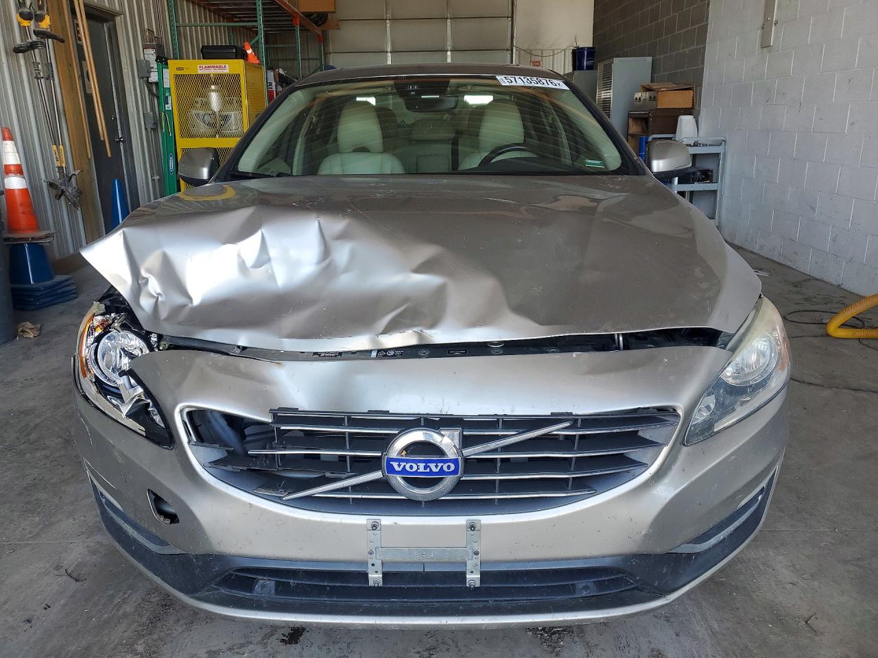 2015 Volvo S60 Premier Серебряный vin: YV1612TK3F2356904