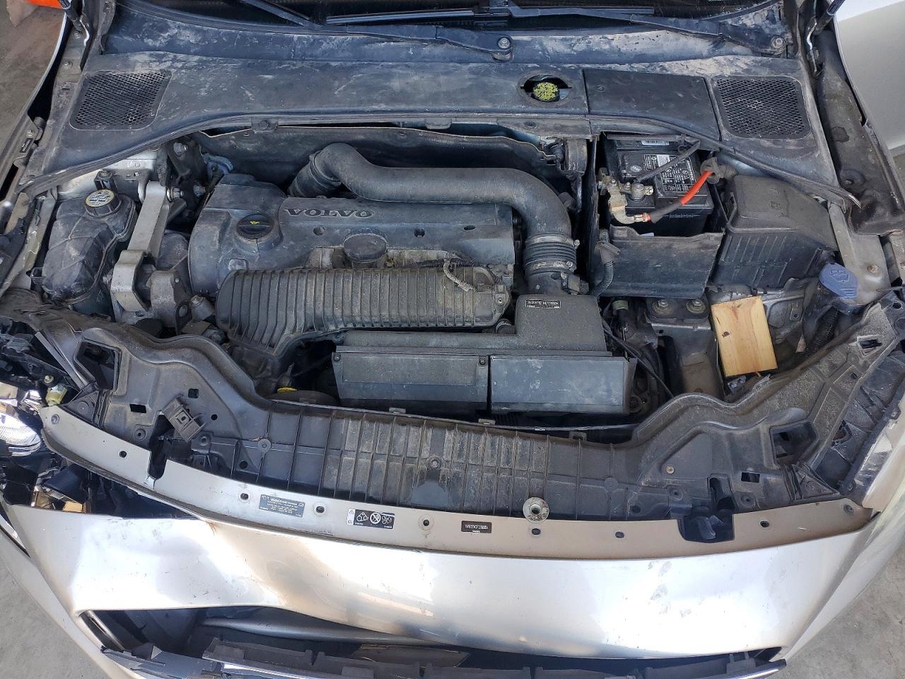 2015 Volvo S60 Premier Серебряный vin: YV1612TK3F2356904