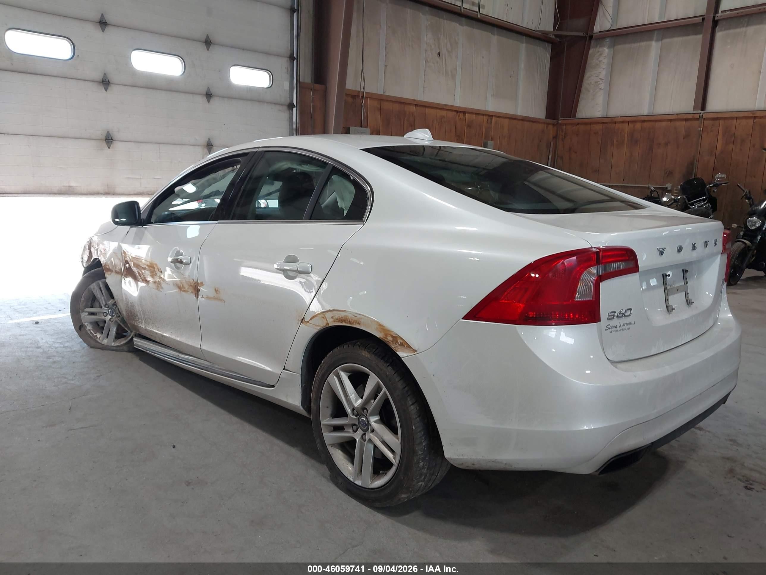 2015 Volvo S60 T5 Premier Белый vin: YV1612TK4F2334958