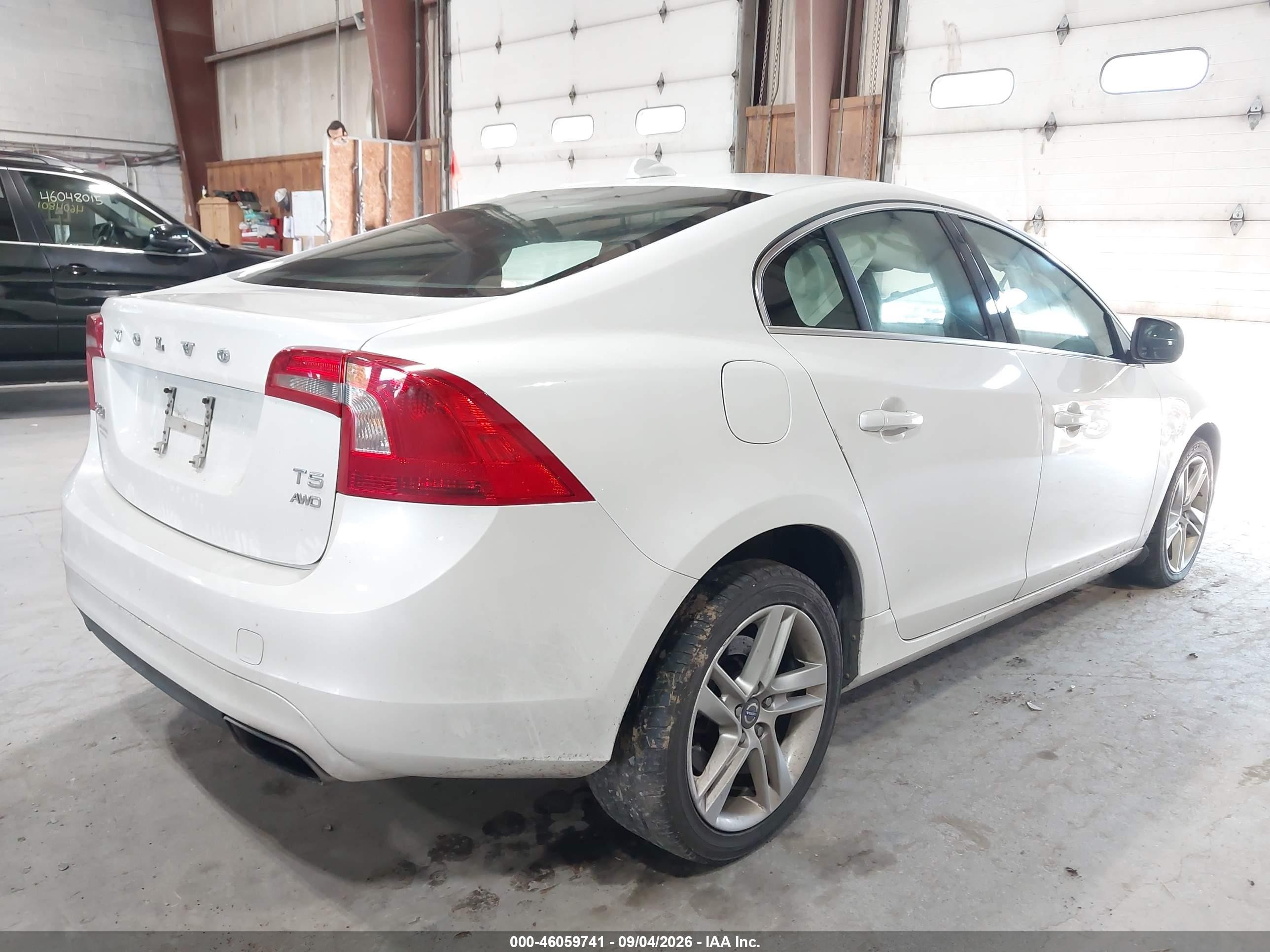 2015 Volvo S60 T5 Premier Белый vin: YV1612TK4F2334958