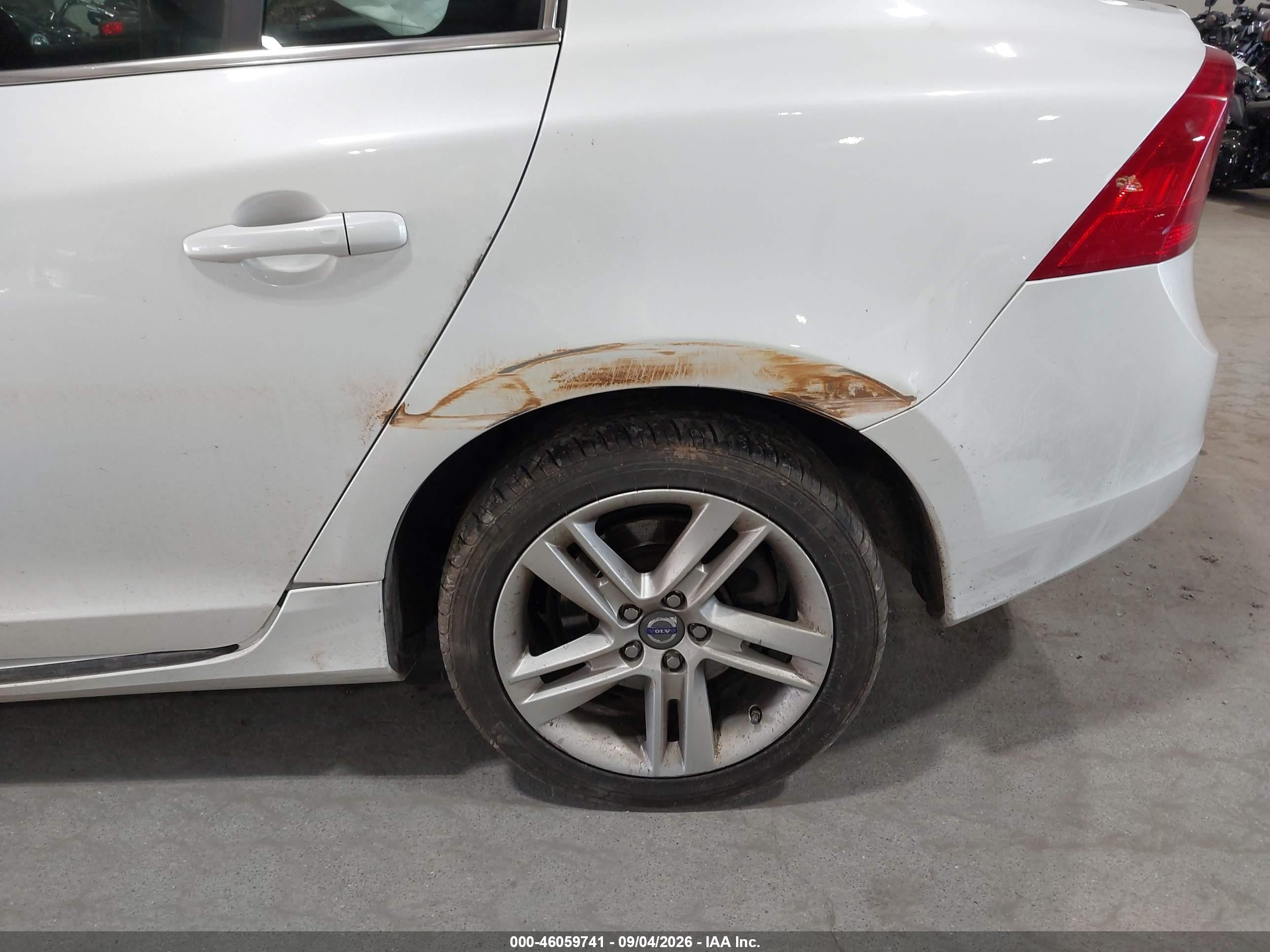 2015 Volvo S60 T5 Premier Белый vin: YV1612TK4F2334958