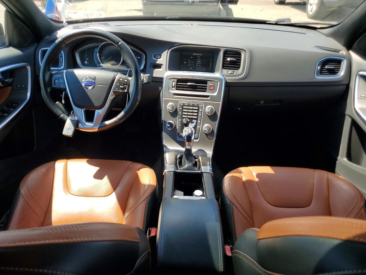 2015 Volvo S60 Premier Черный vin: YV1612TK5F2356435