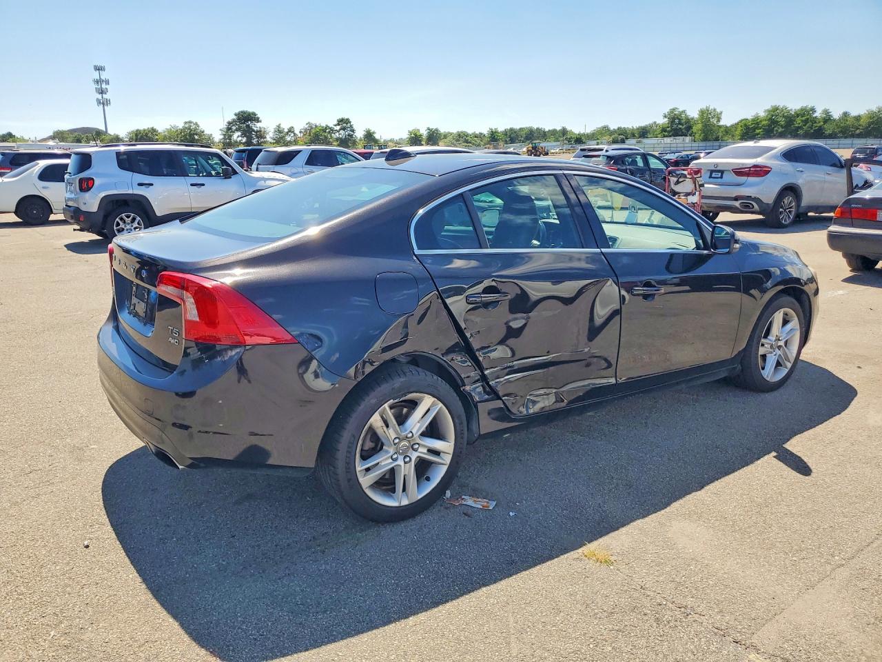 2015 Volvo S60 Premier Черный vin: YV1612TK5F2356435