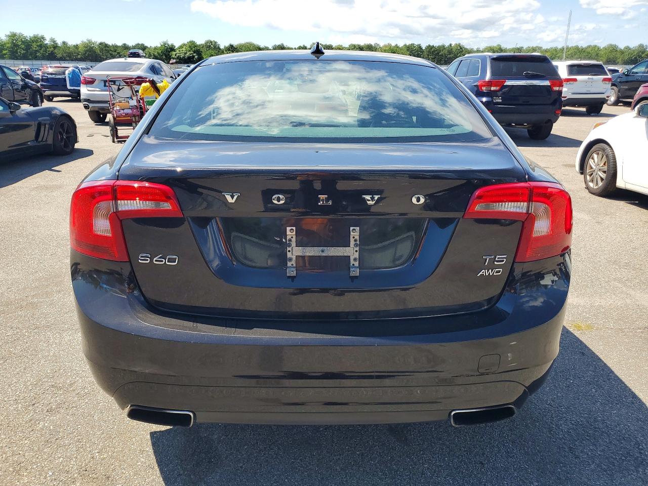 2015 Volvo S60 Premier Черный vin: YV1612TK5F2356435