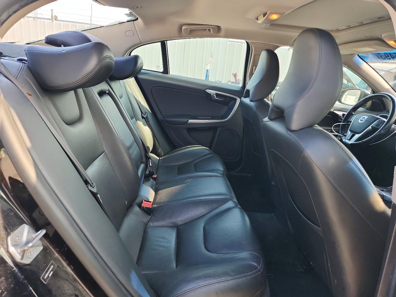 2015 Volvo S60 Premier Black vin: YV1612TK7F1353736