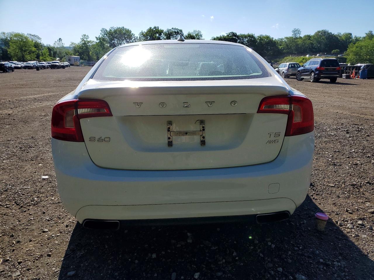 2015 Volvo S60 Premier White vin: YV1612TK7F2335022