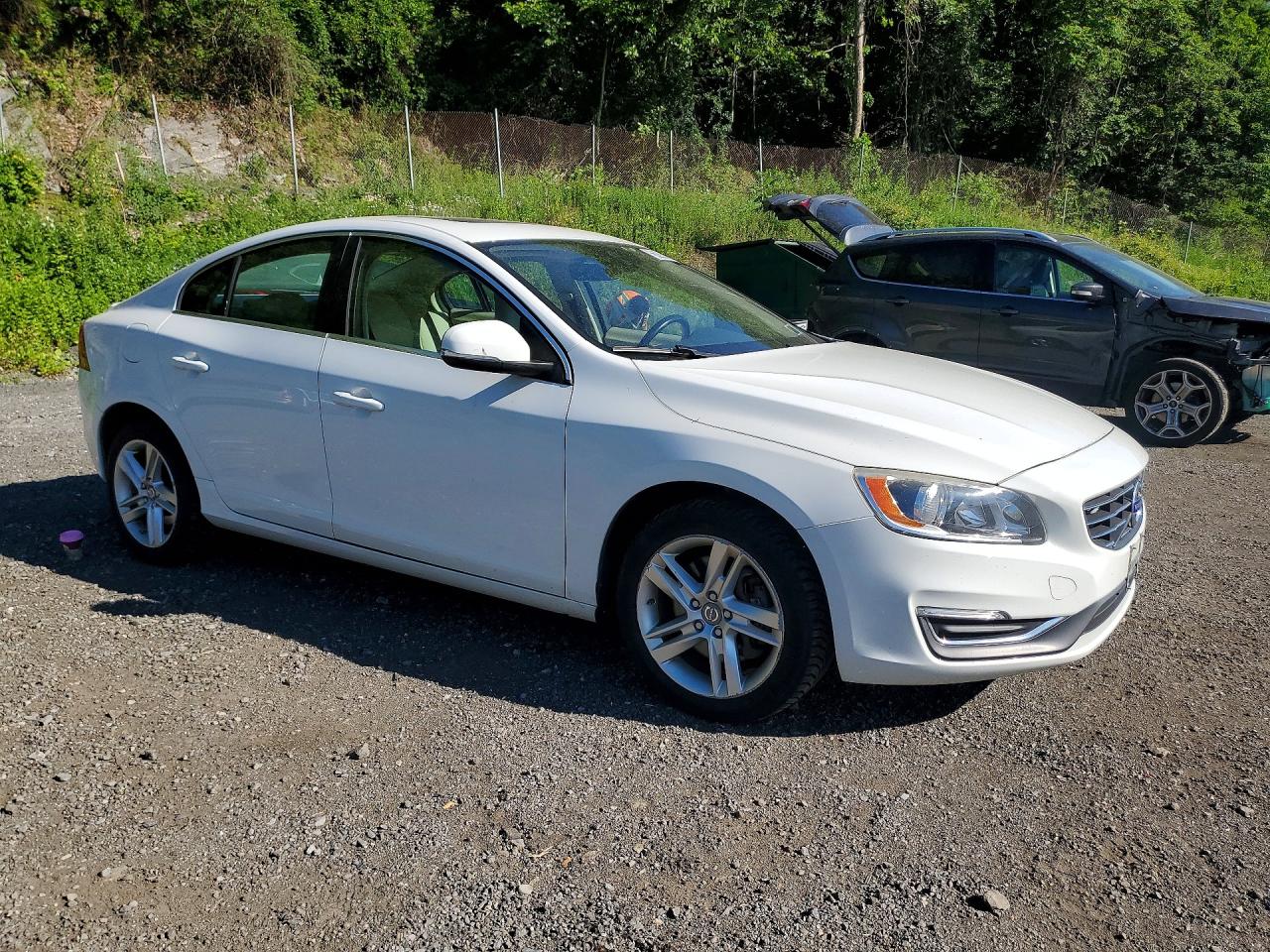 2015 Volvo S60 Premier White vin: YV1612TK7F2335022