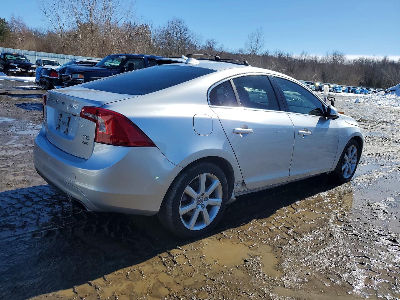 2016 Volvo S60 Premier Silver vin: YV1612TK7G2404518