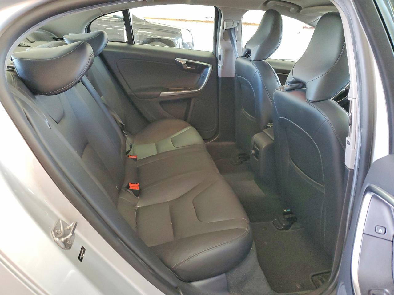 2015 Volvo S60 Premier Silver vin: YV1612TK8F2332243