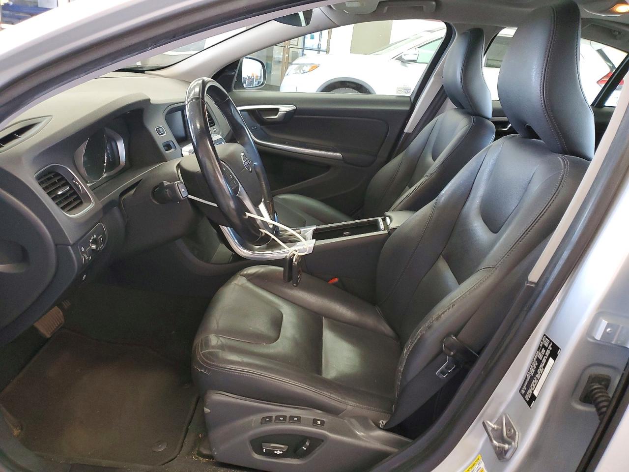 2015 Volvo S60 Premier Silver vin: YV1612TK8F2332243