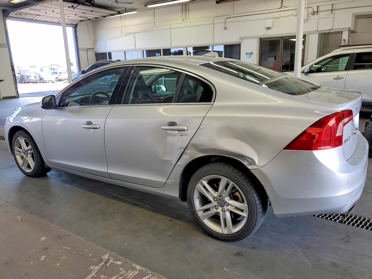 2015 Volvo S60 Premier Silver vin: YV1612TK8F2332243
