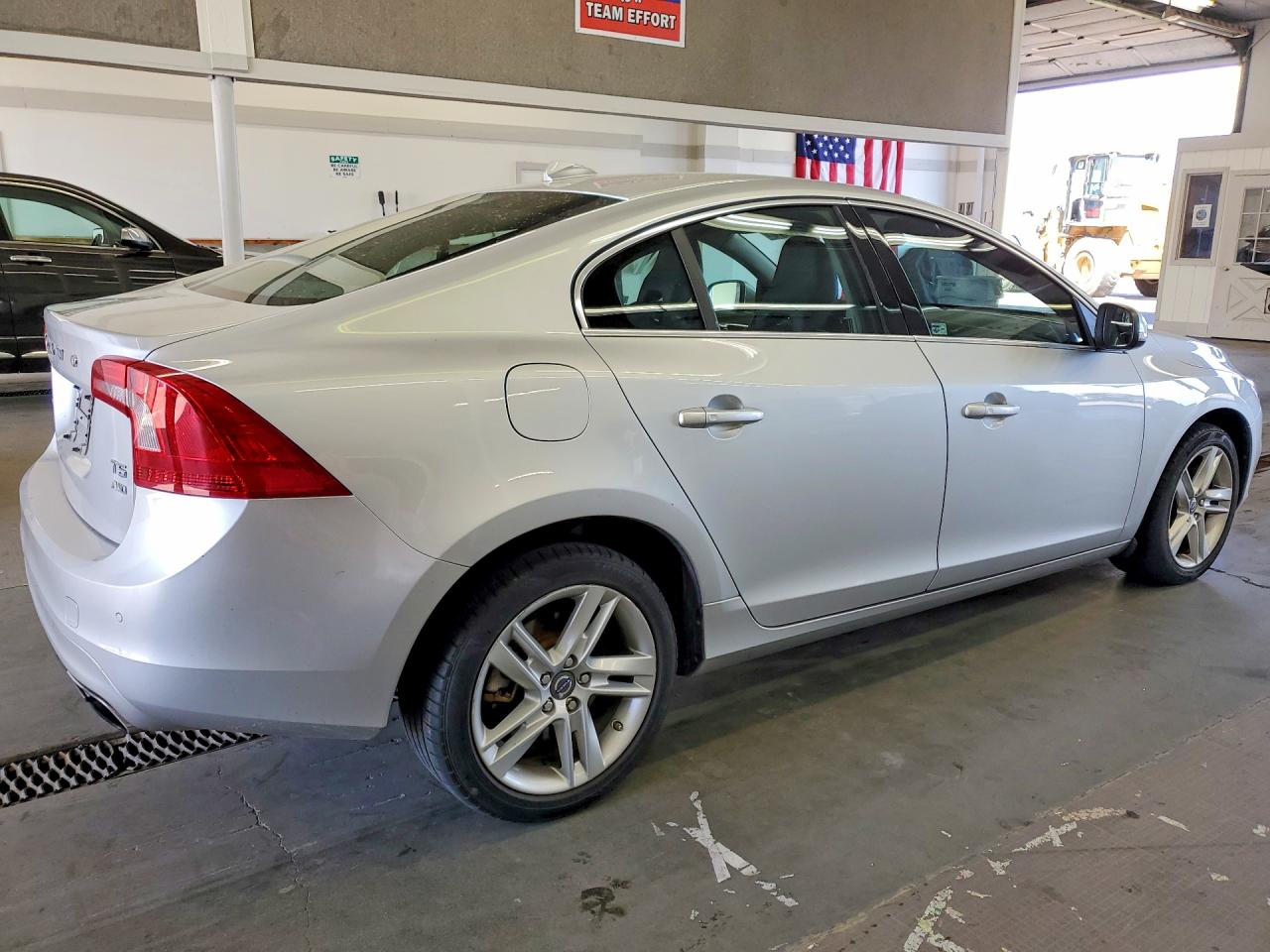 2015 Volvo S60 Premier Silver vin: YV1612TK8F2332243