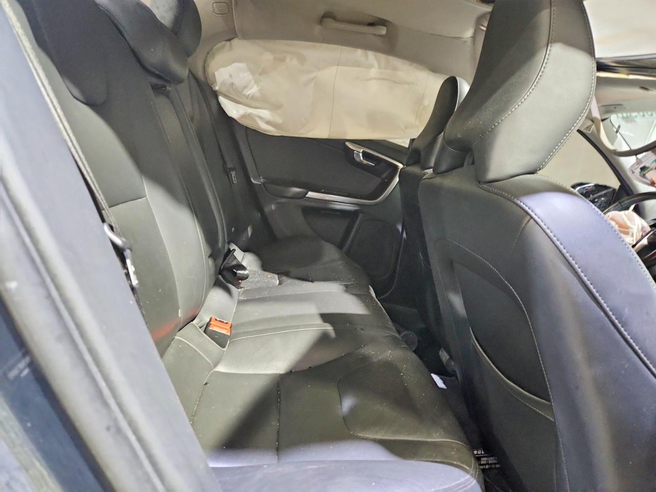 2015 Volvo S60 Premier Blue vin: YV1612TK8F2366893