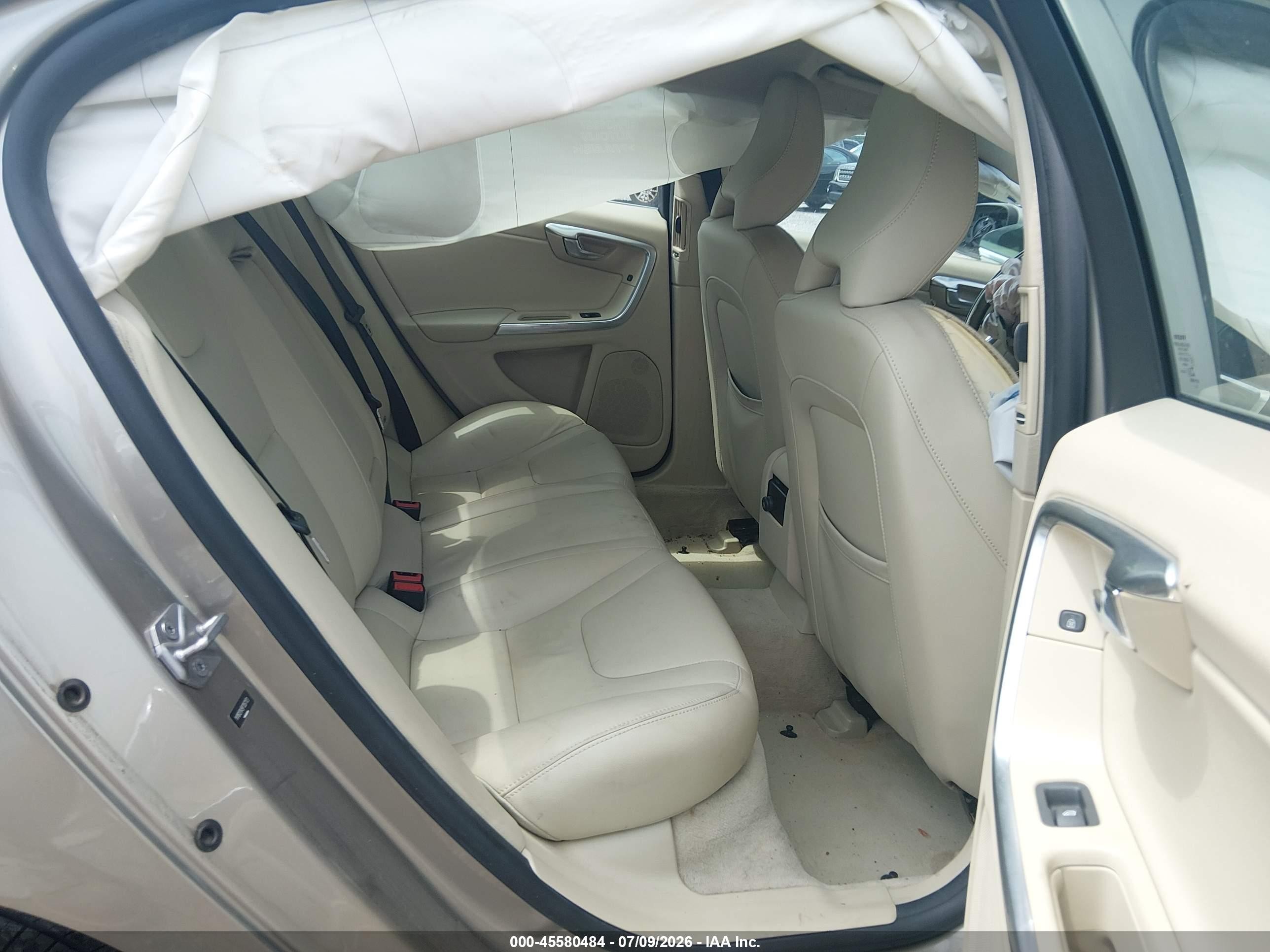 2015 Volvo S60 T5 Premier Silver vin: YV1612TK9F1357173