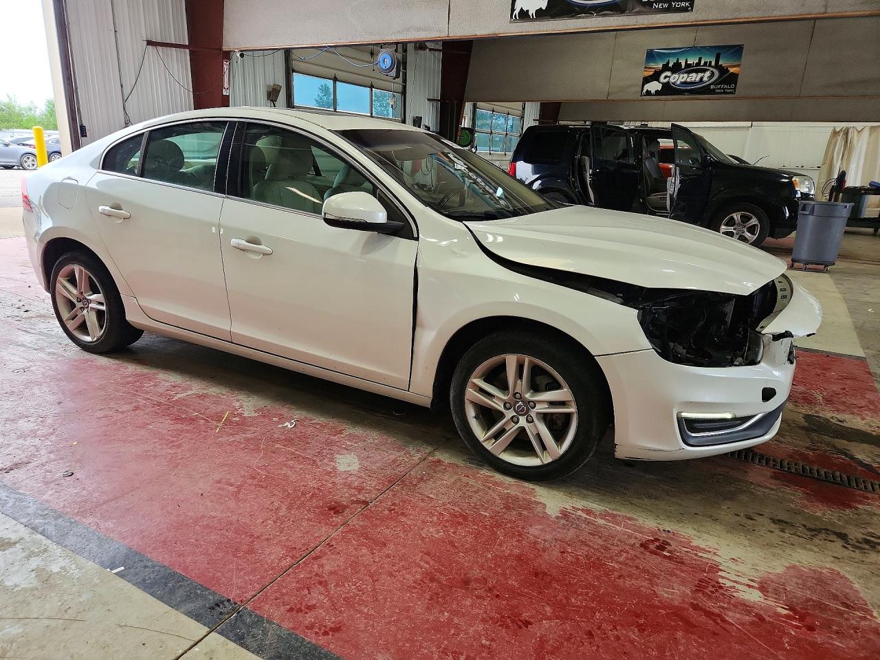 2015 Volvo S60 Premier White vin: YV1612TK9F2333482