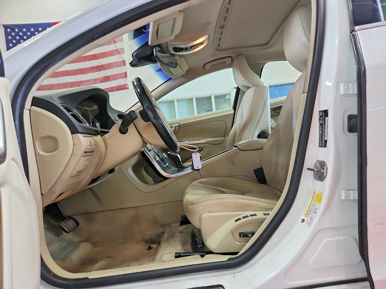 2015 Volvo S60 Premier White vin: YV1612TK9F2333482
