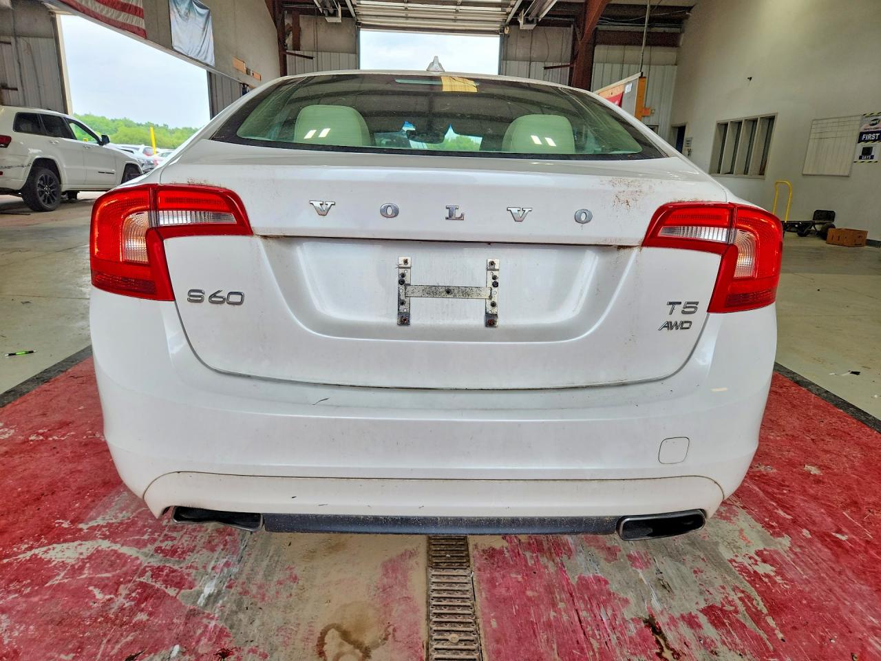 2015 Volvo S60 Premier White vin: YV1612TK9F2333482