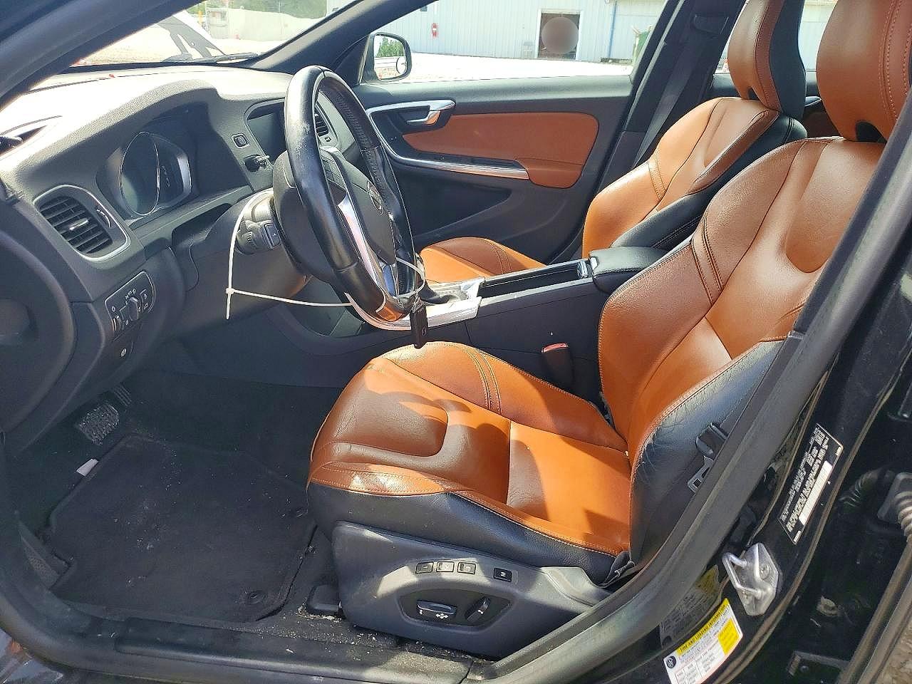 2015 Volvo S60 Premier Black vin: YV1612TK9F2354154
