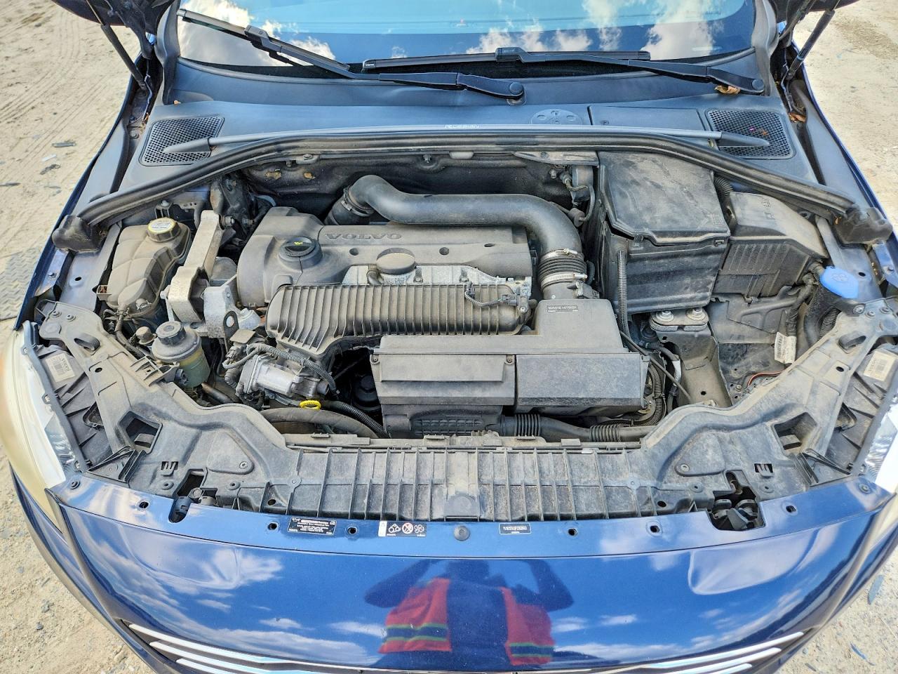 2015 Volvo S60 Premier Blue vin: YV1612TK9F2362643