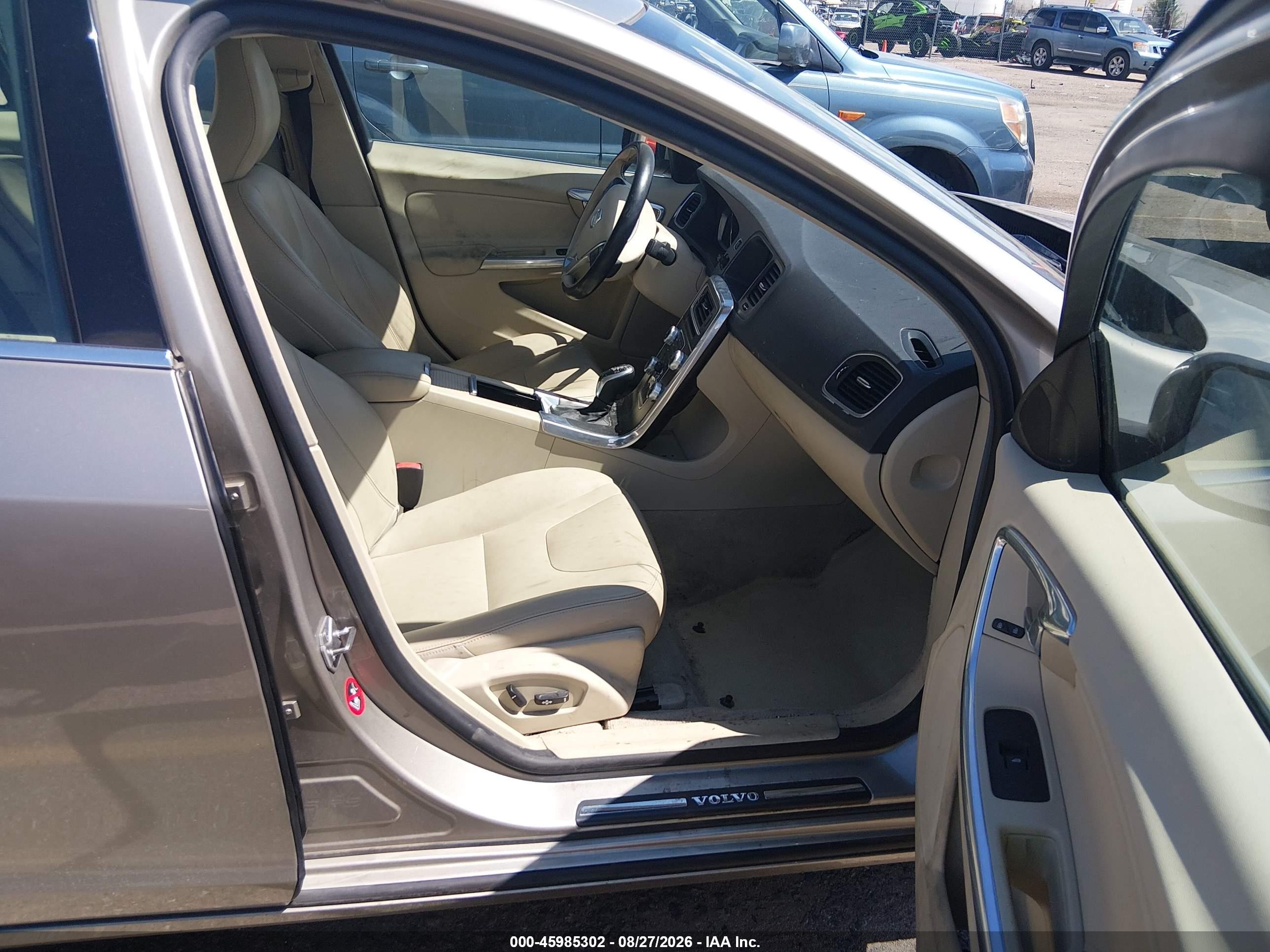 2015 Volvo S60 T5 Premier Серый vin: YV1612TKXF1335389