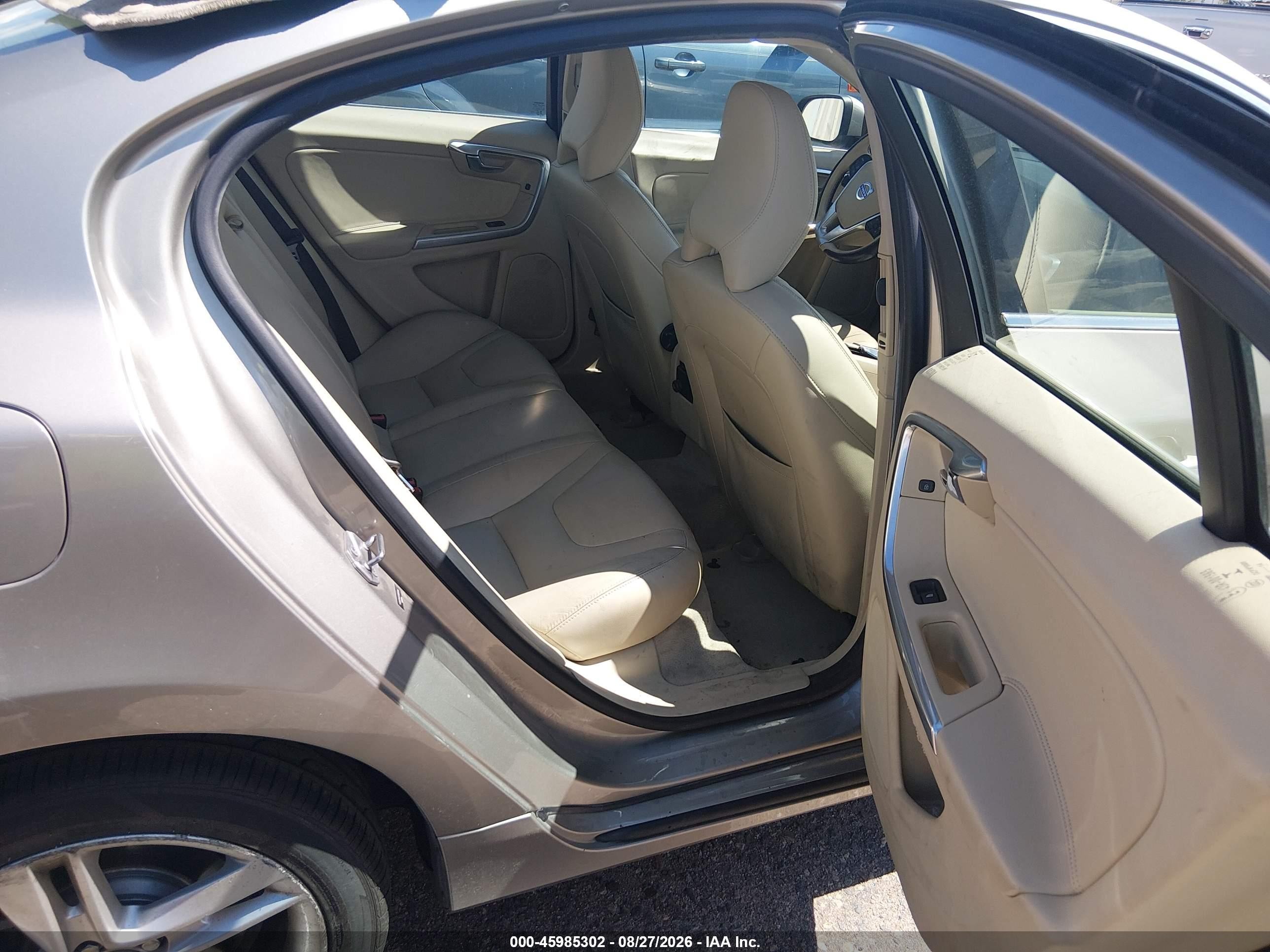 2015 Volvo S60 T5 Premier Серый vin: YV1612TKXF1335389