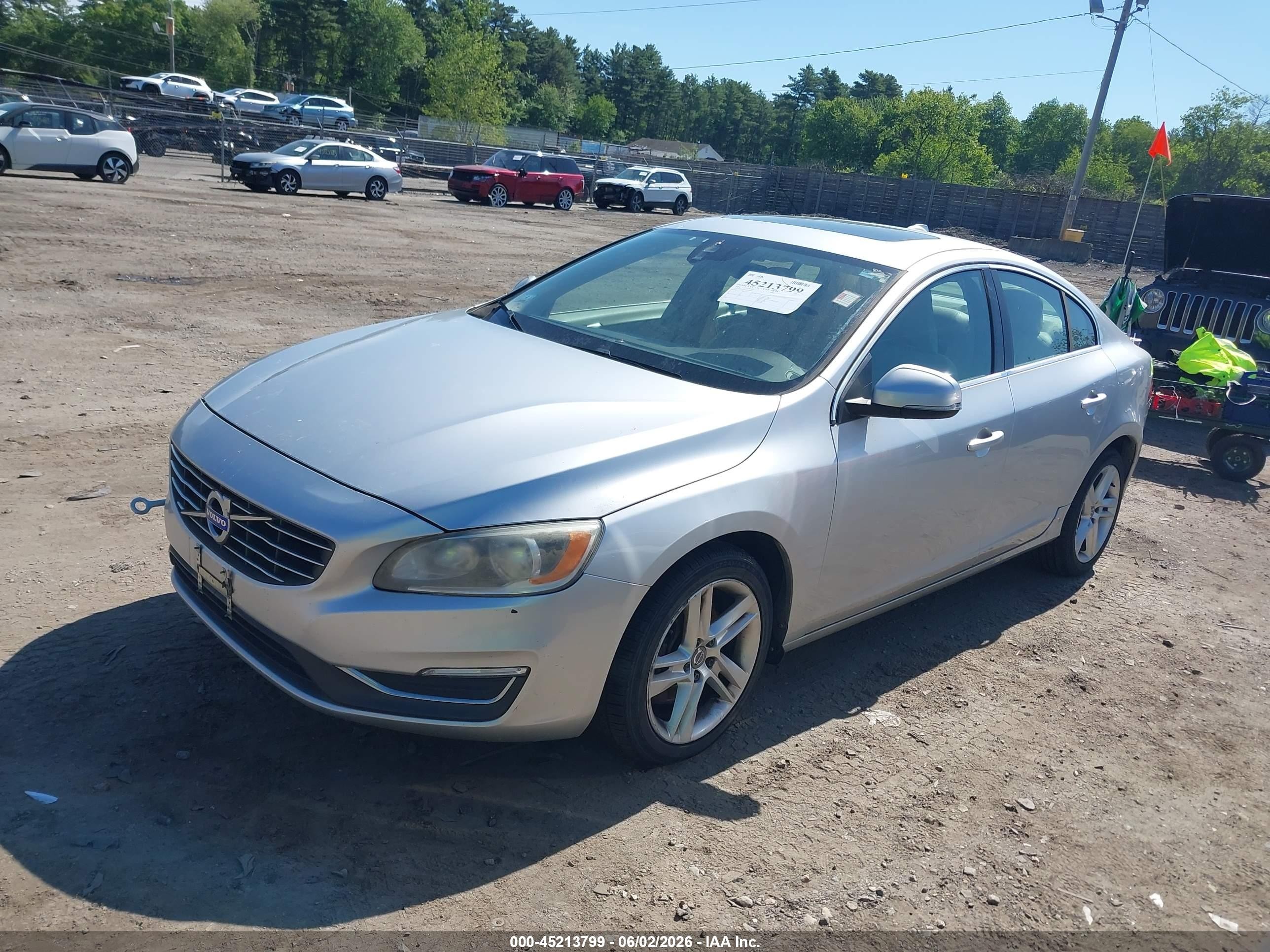 2015 Volvo S60 T5 Premier Серебряный vin: YV1612TKXF2356897