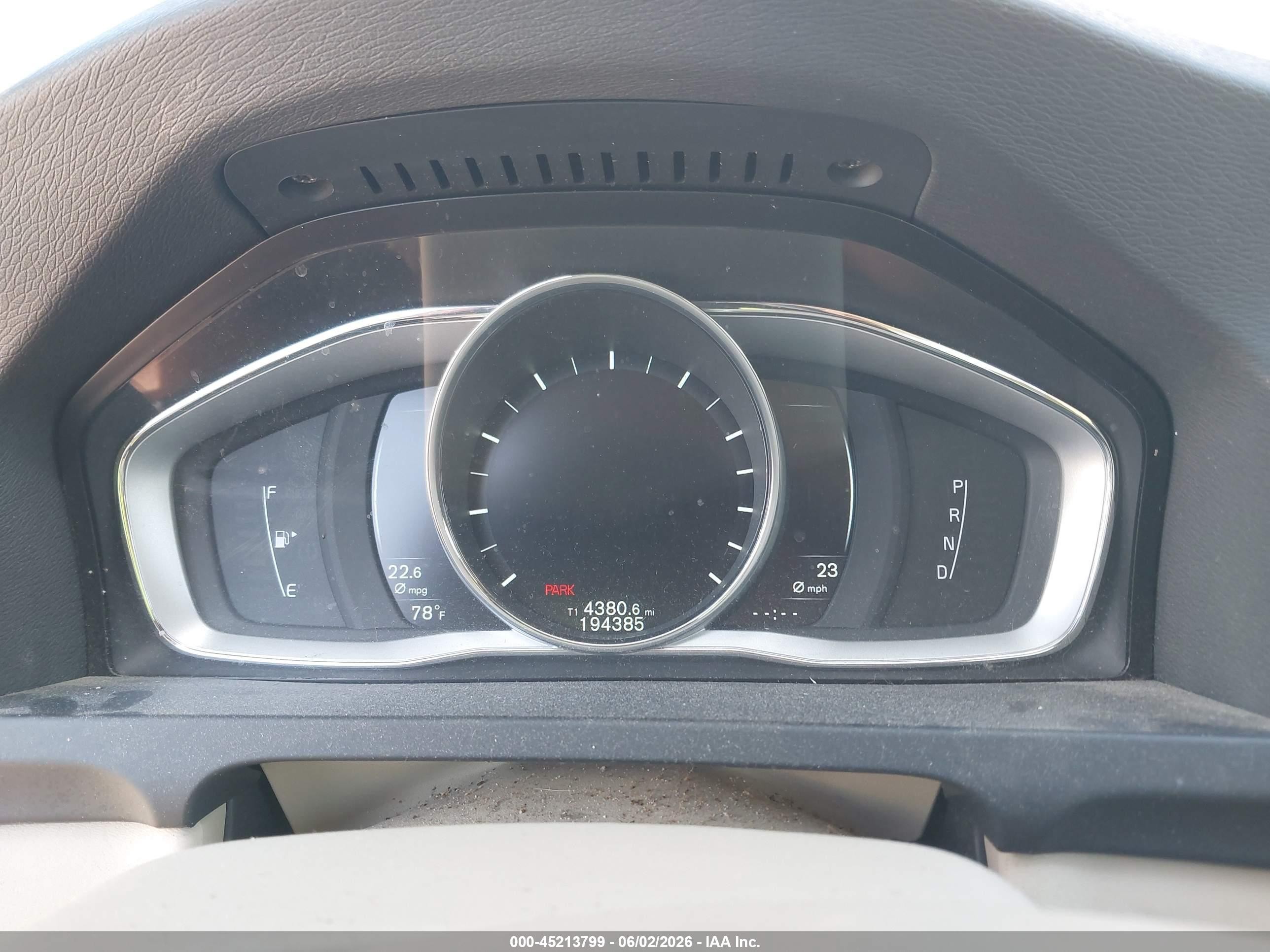 2015 Volvo S60 T5 Premier Серебряный vin: YV1612TKXF2356897