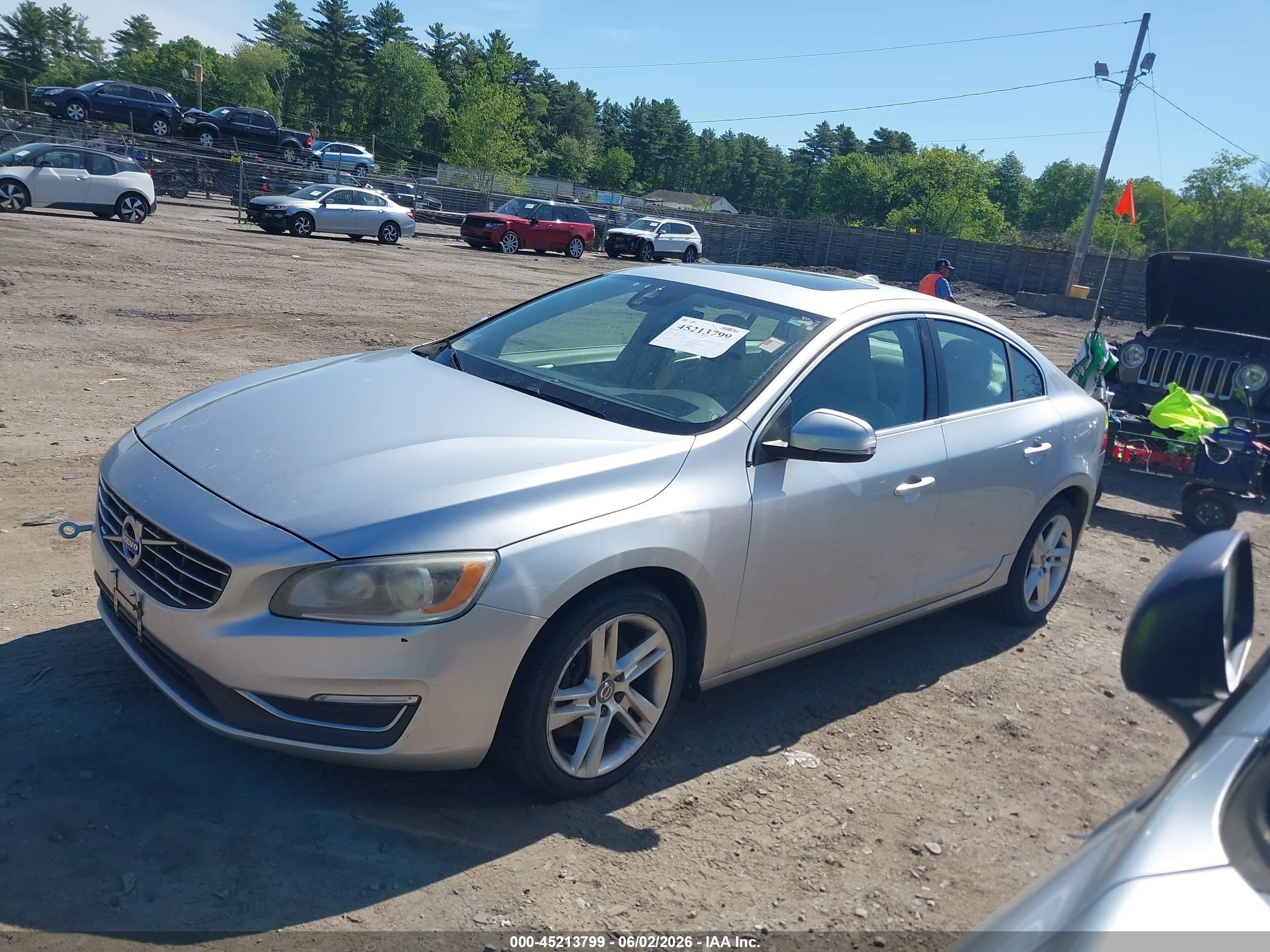 2015 Volvo S60 T5 Premier Серебряный vin: YV1612TKXF2356897