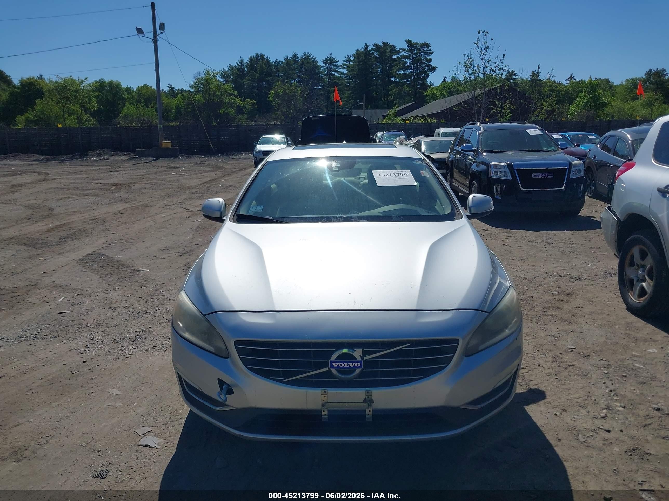2015 Volvo S60 T5 Premier Серебряный vin: YV1612TKXF2356897