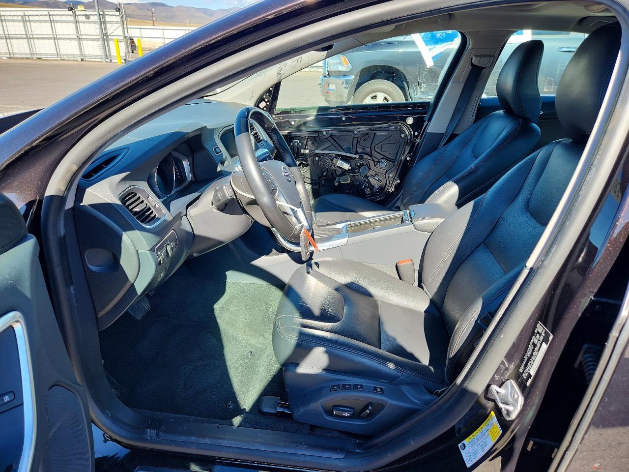 2015 Volvo S60 Premier Brown vin: YV1612TKXF2361680