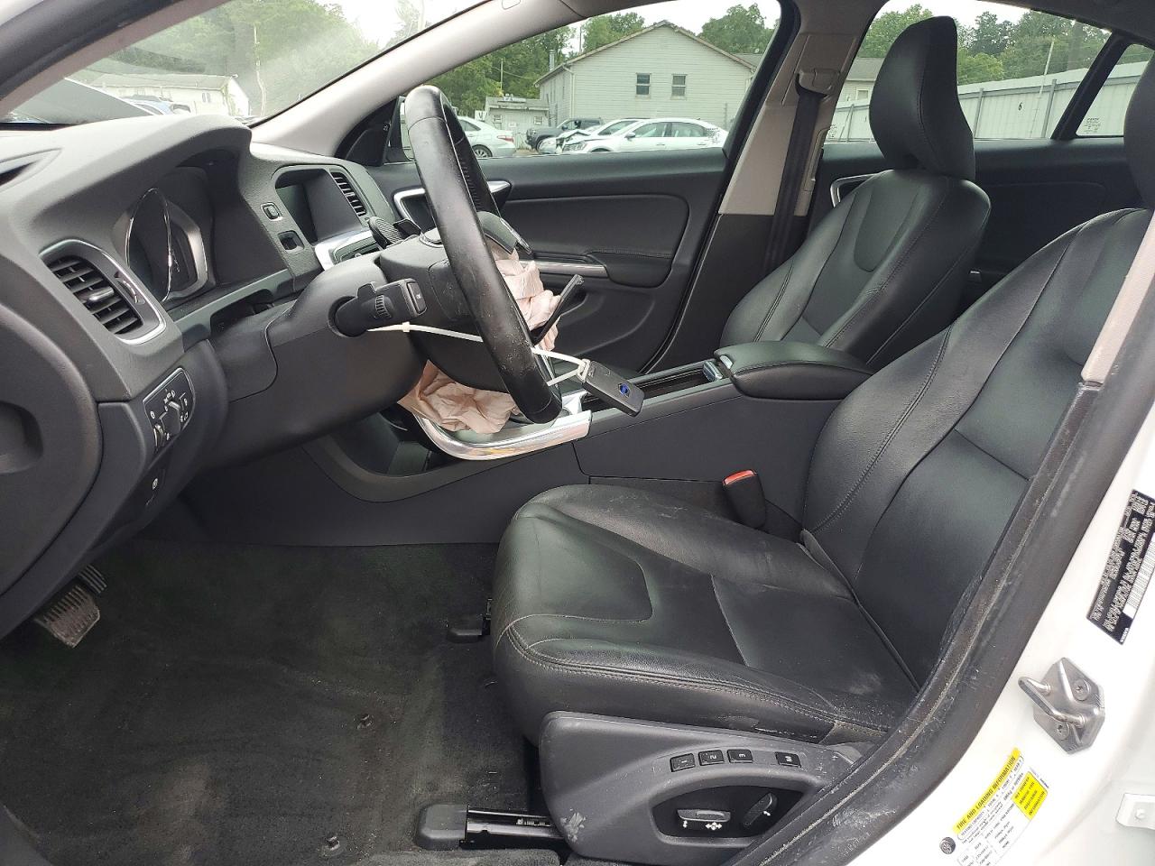 2015 Volvo S60 Platinum White vin: YV1612TM4F2351258