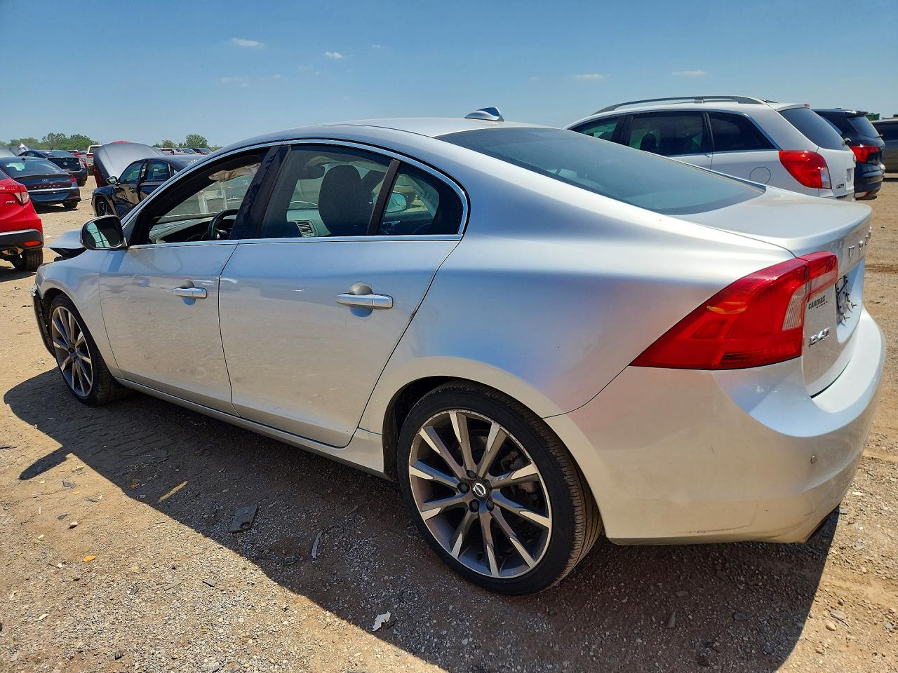 2015 Volvo S60 Platinum Silver vin: YV1612TM6F1361022