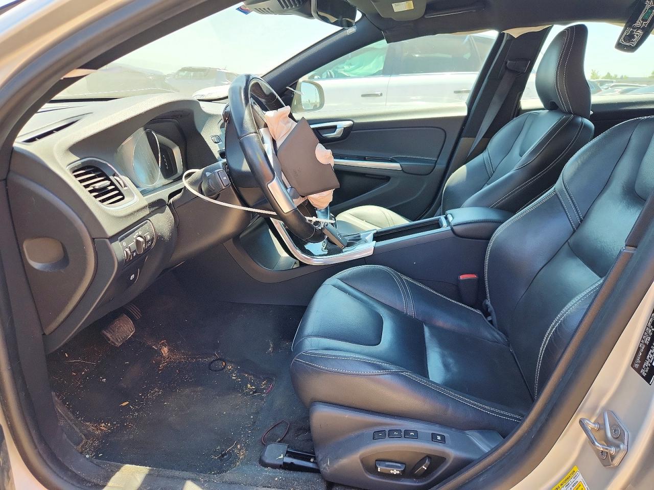 2015 Volvo S60 Platinum Silver vin: YV1612TM6F1361022