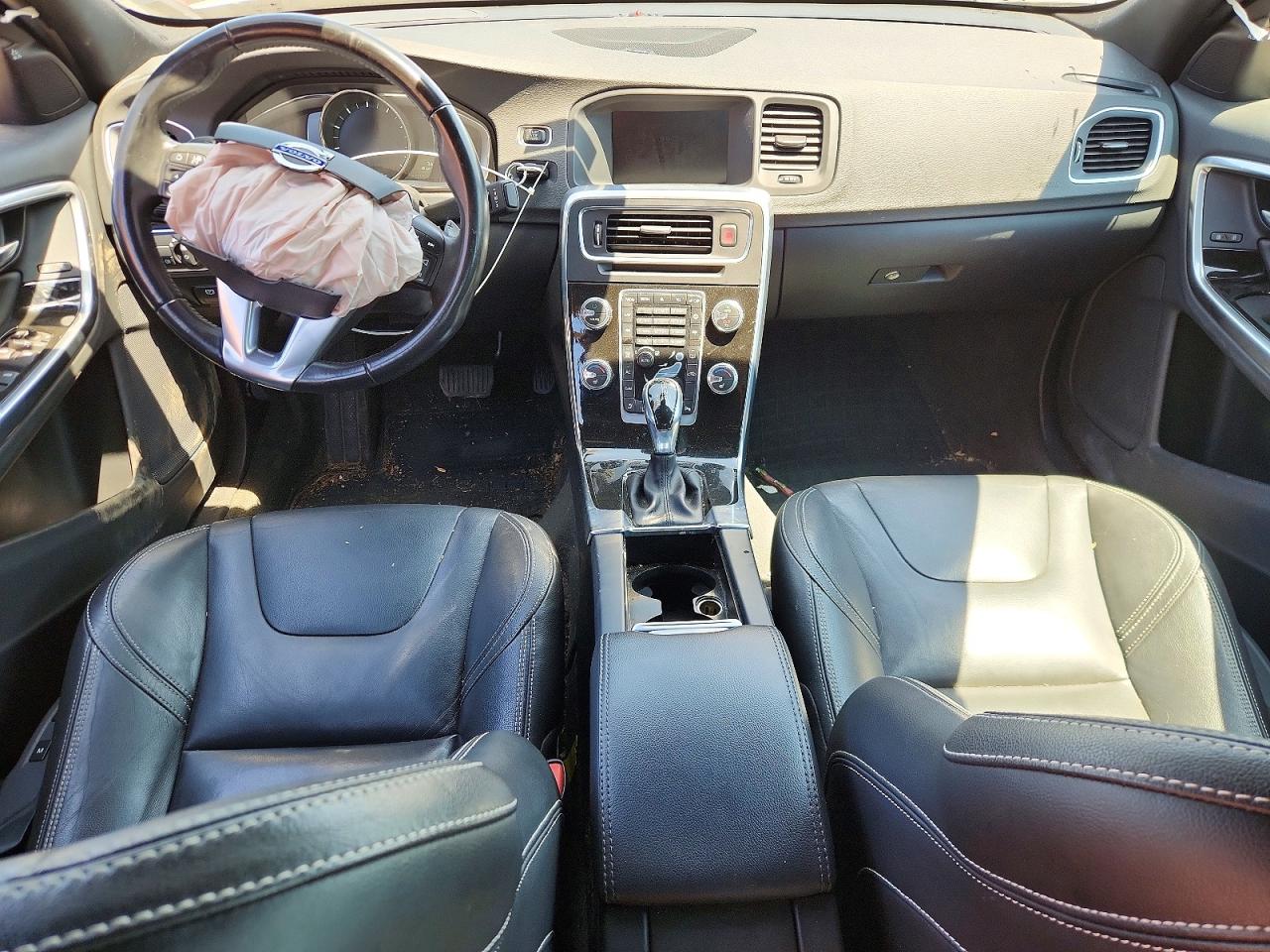 2015 Volvo S60 Platinum Silver vin: YV1612TM6F1361022