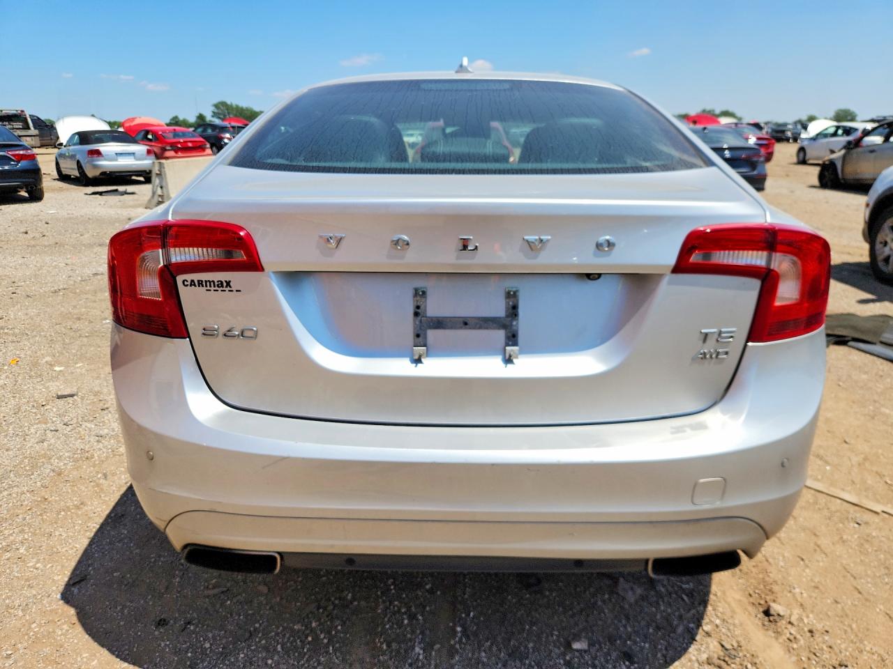 2015 Volvo S60 Platinum Silver vin: YV1612TM6F1361022