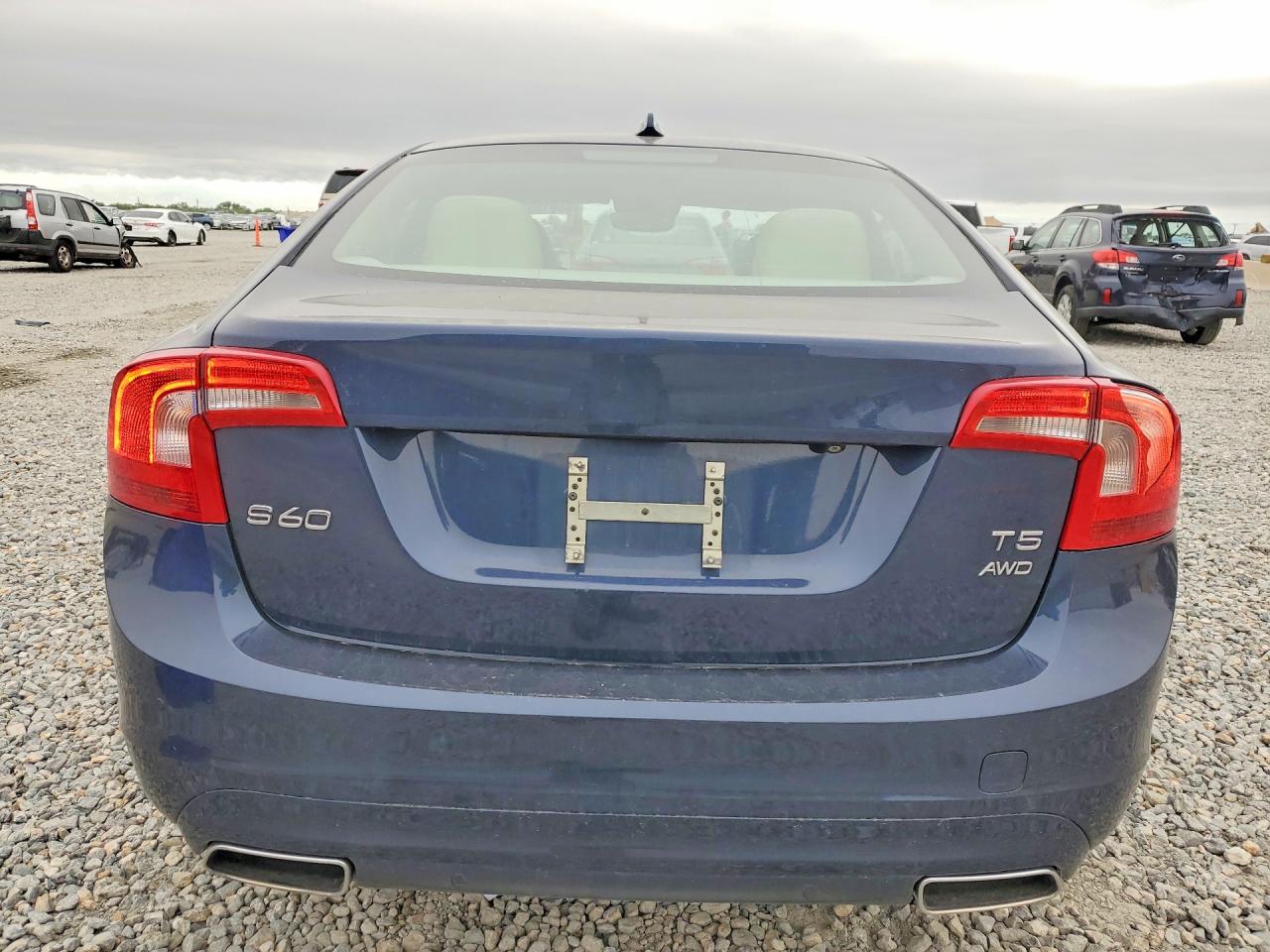 2015 Volvo S60 Platinum Blue vin: YV1612TM9F1358650