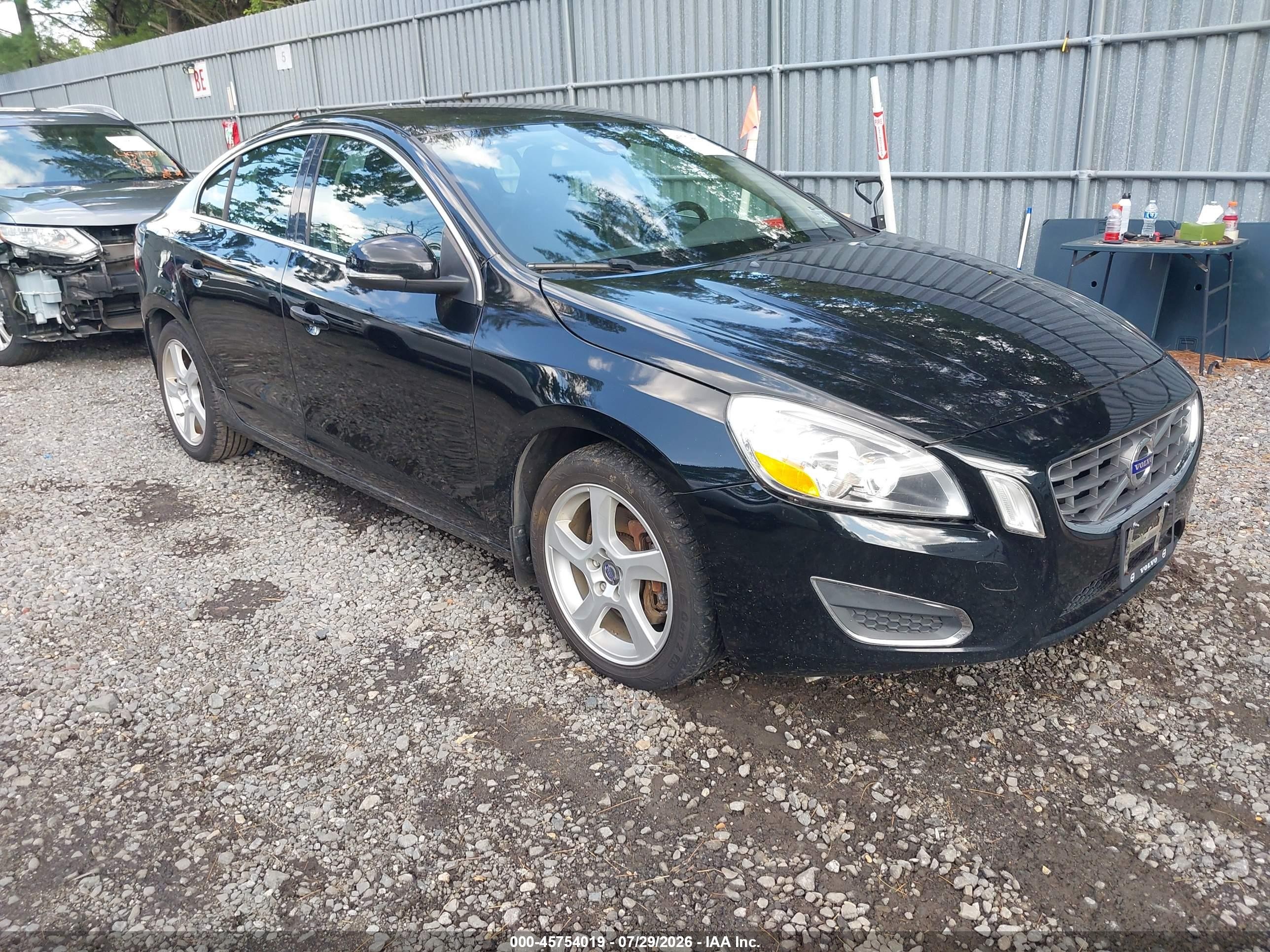 2012 Volvo S60 T5/t5 W/moonroof Black vin: YV1622FS0C2128833
