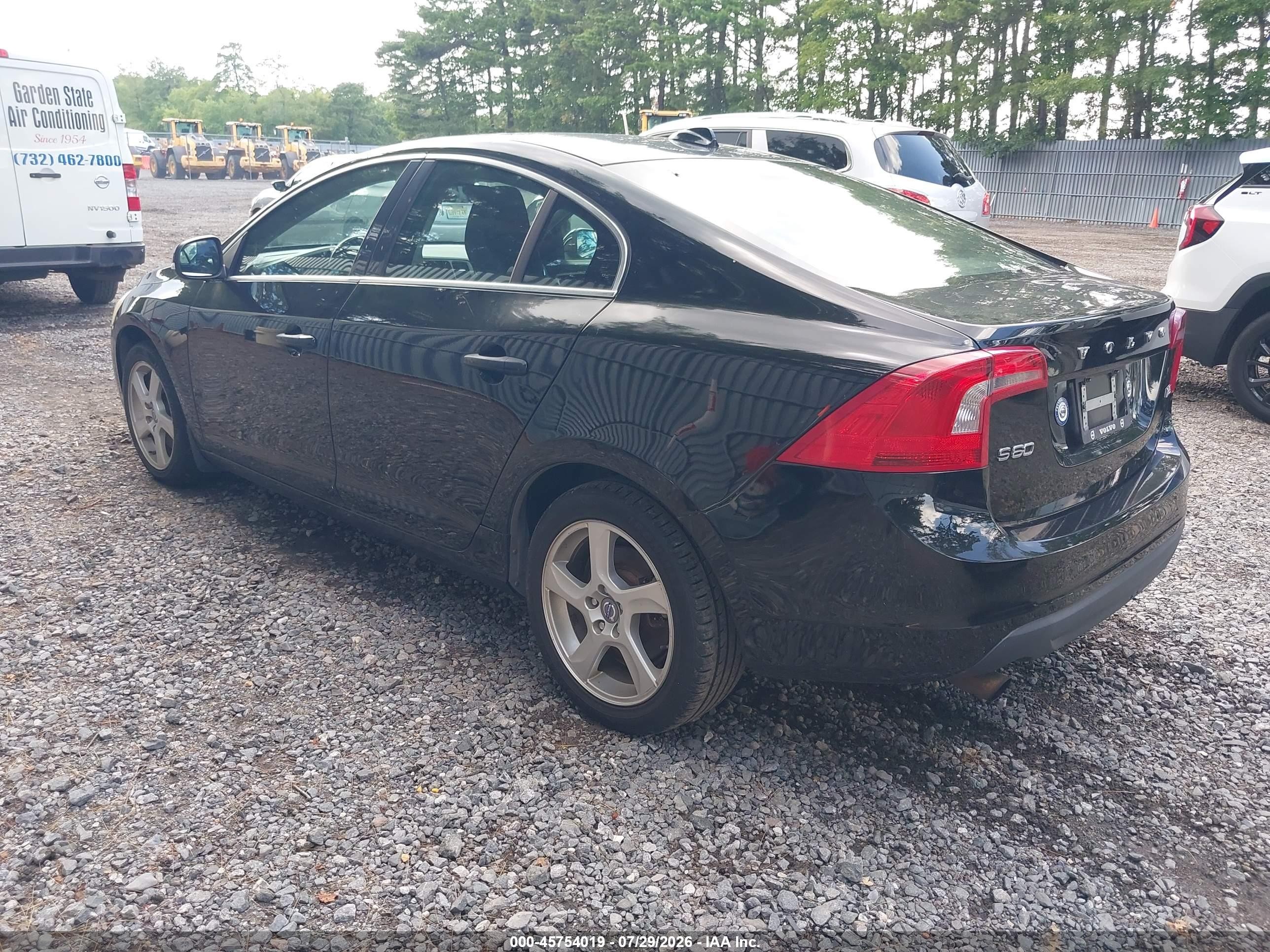 2012 Volvo S60 T5/t5 W/moonroof Черный vin: YV1622FS0C2128833