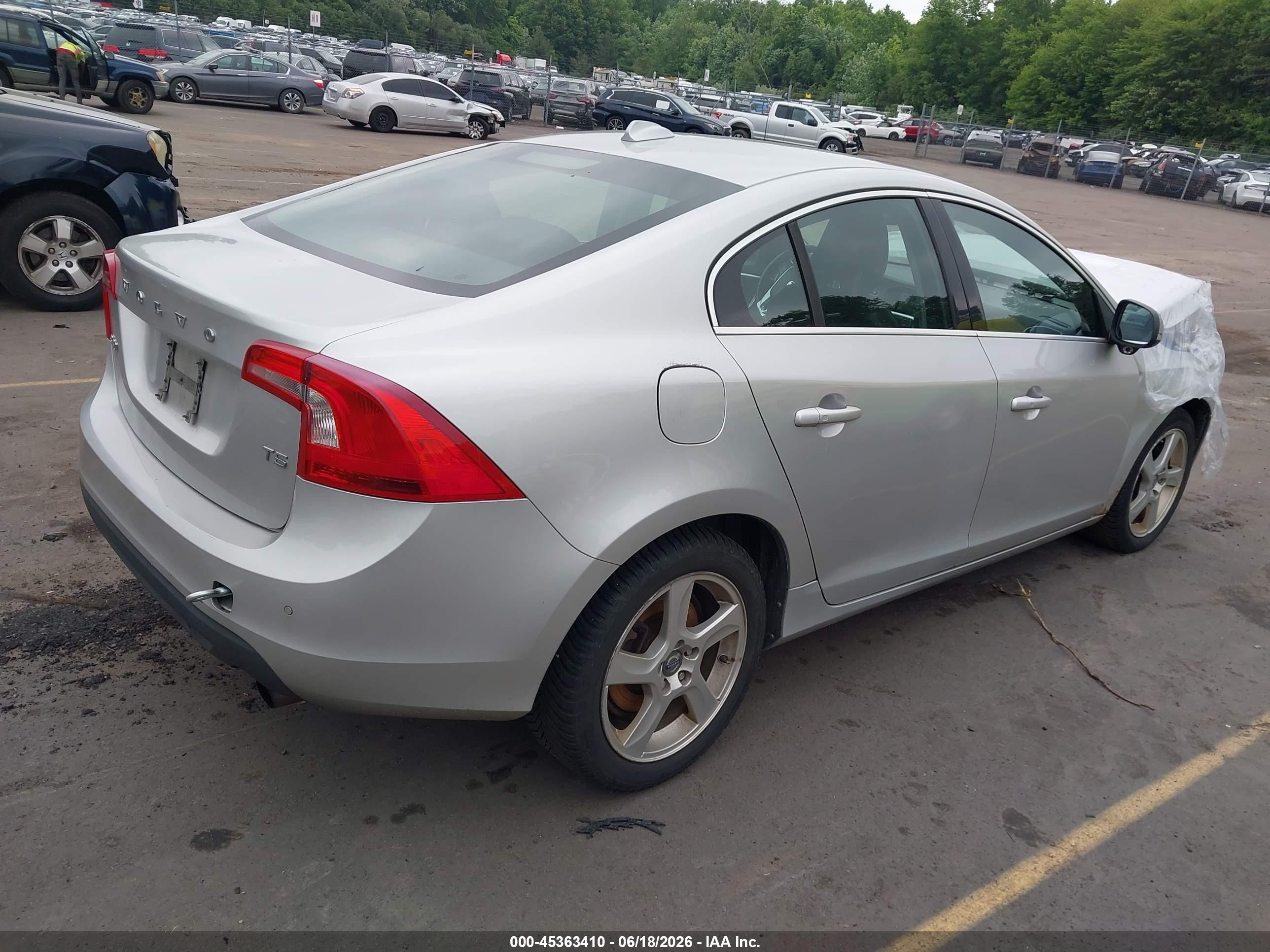 2012 Volvo S60 T5 Silver vin: YV1622FS1C2030975
