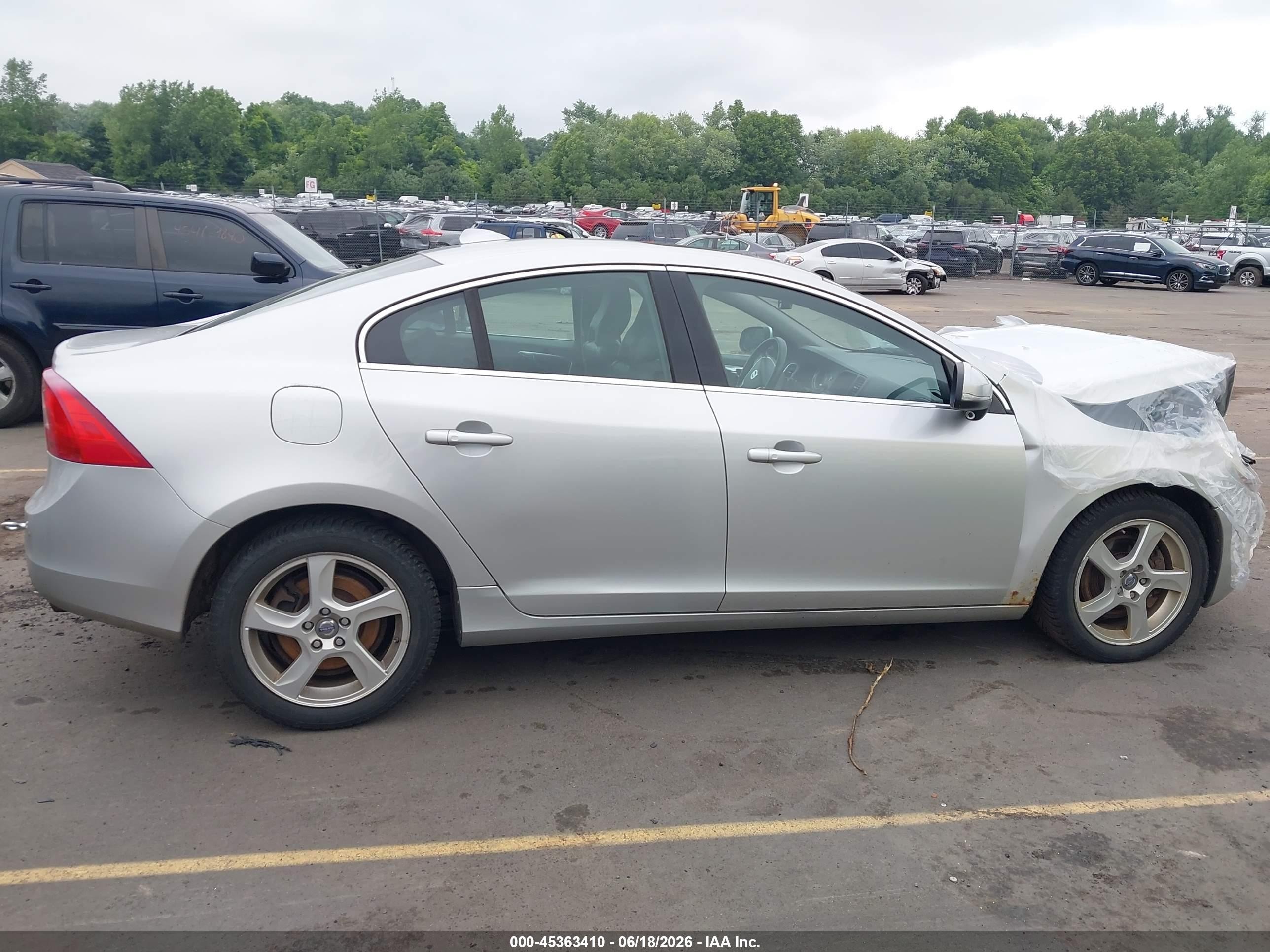 2012 Volvo S60 T5 Silver vin: YV1622FS1C2030975