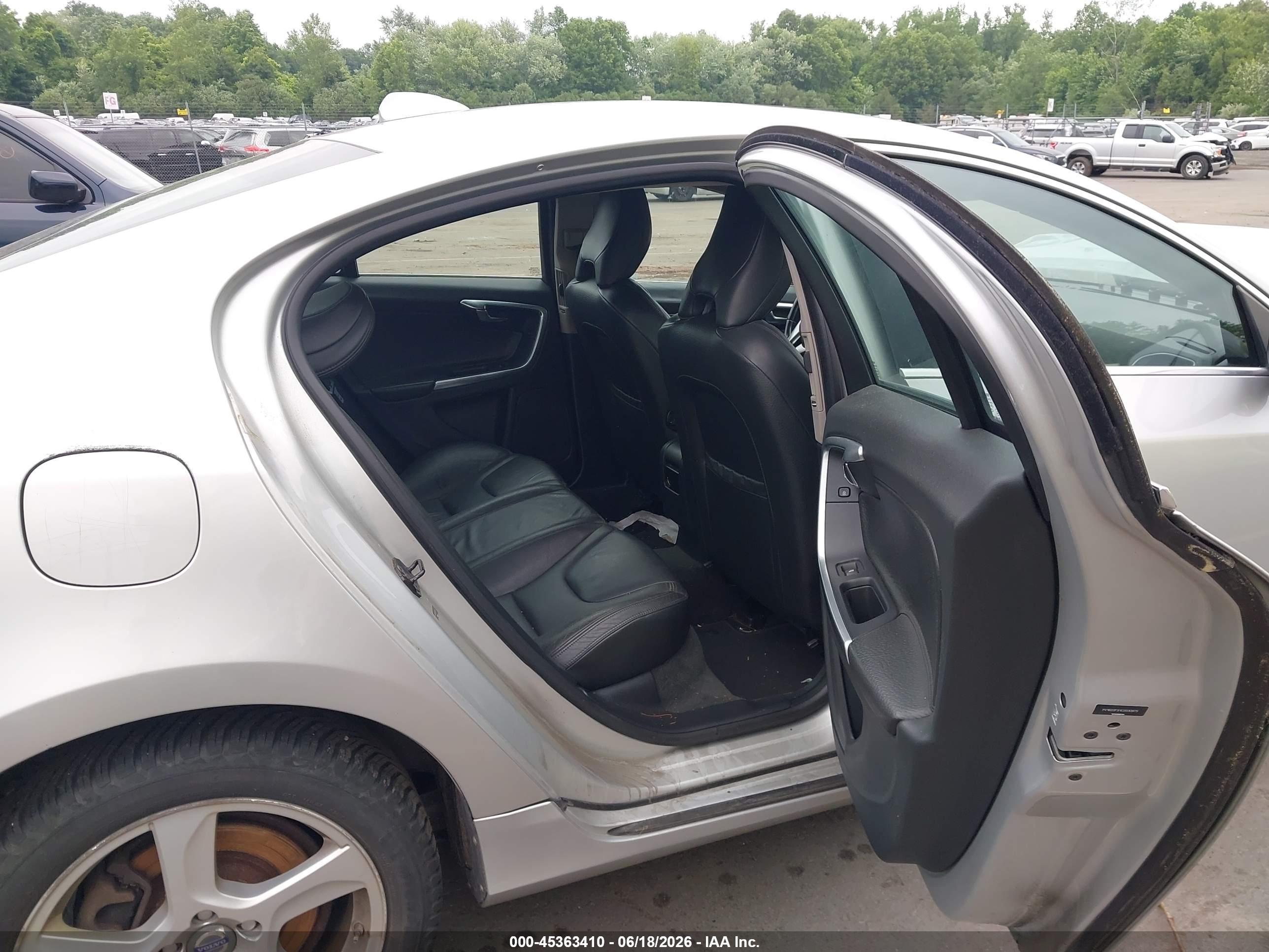 2012 Volvo S60 T5 Silver vin: YV1622FS1C2030975